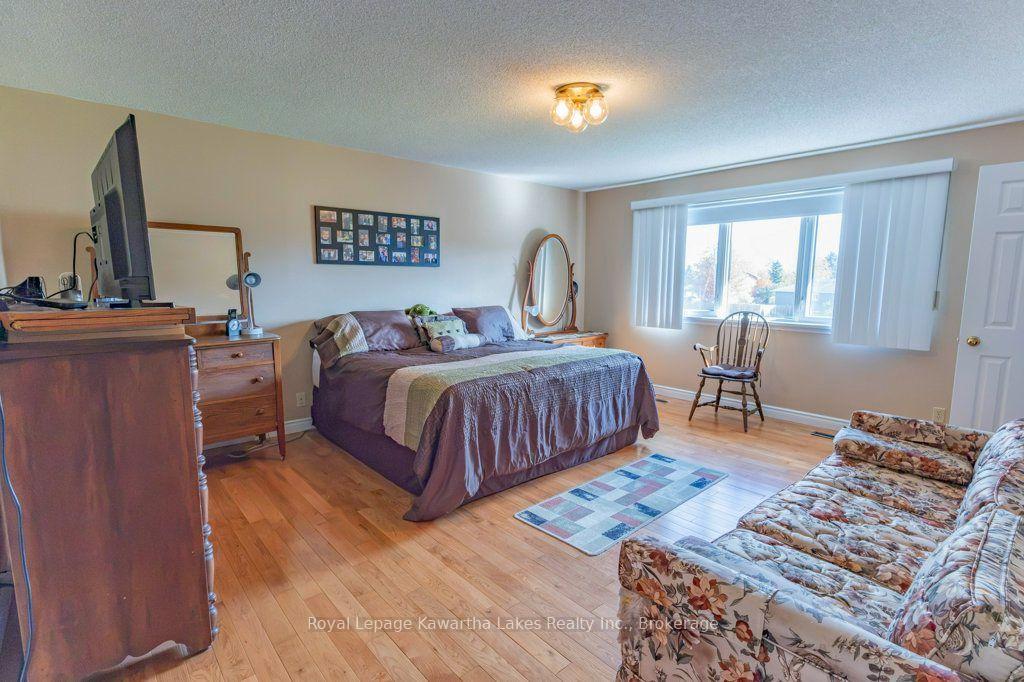 Photo 37 of 35 Grant Drive, Kawartha Lakes, Oakwood — HOMEH
