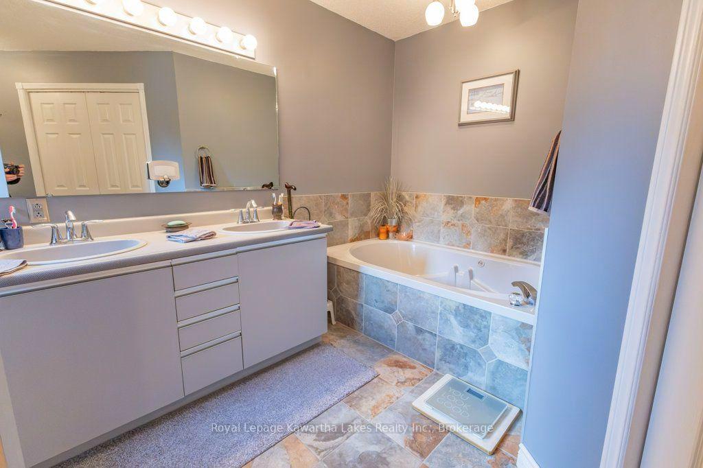 Photo 41 of 35 Grant Drive, Kawartha Lakes, Oakwood — HOMEH