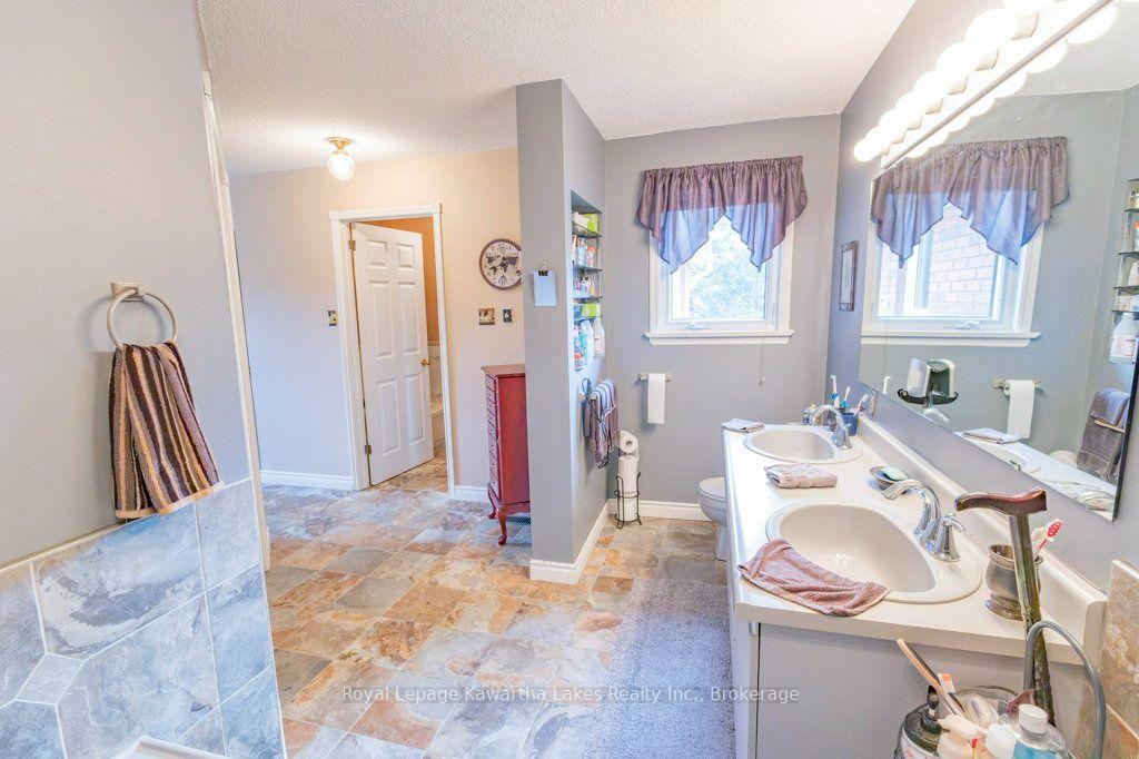 Photo 42 of 35 Grant Drive, Kawartha Lakes, Oakwood — HOMEH