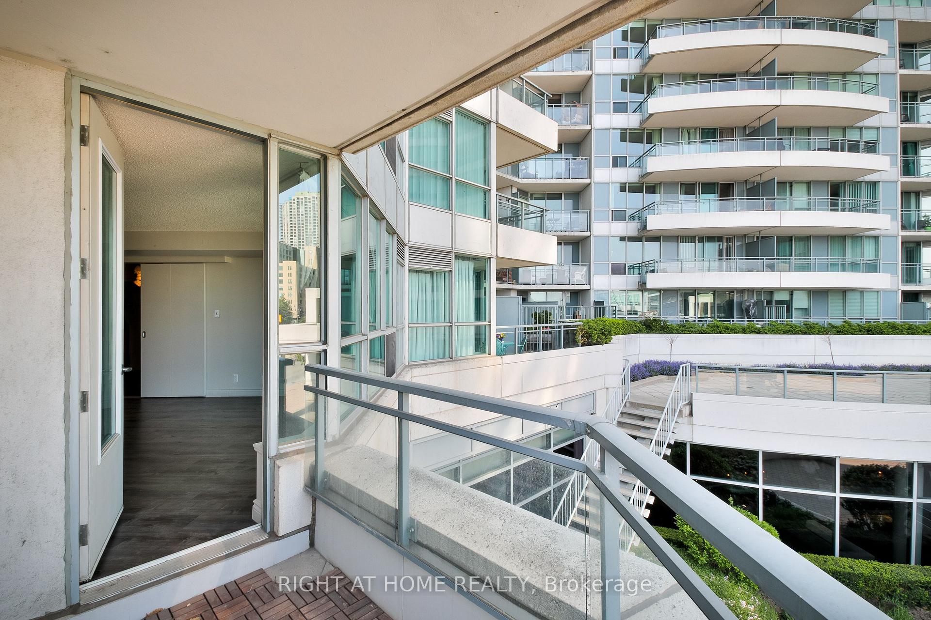 Photo 31 of Unit 222, 230 Queens Quay W, Toronto, Waterfront Communities — HOMEH