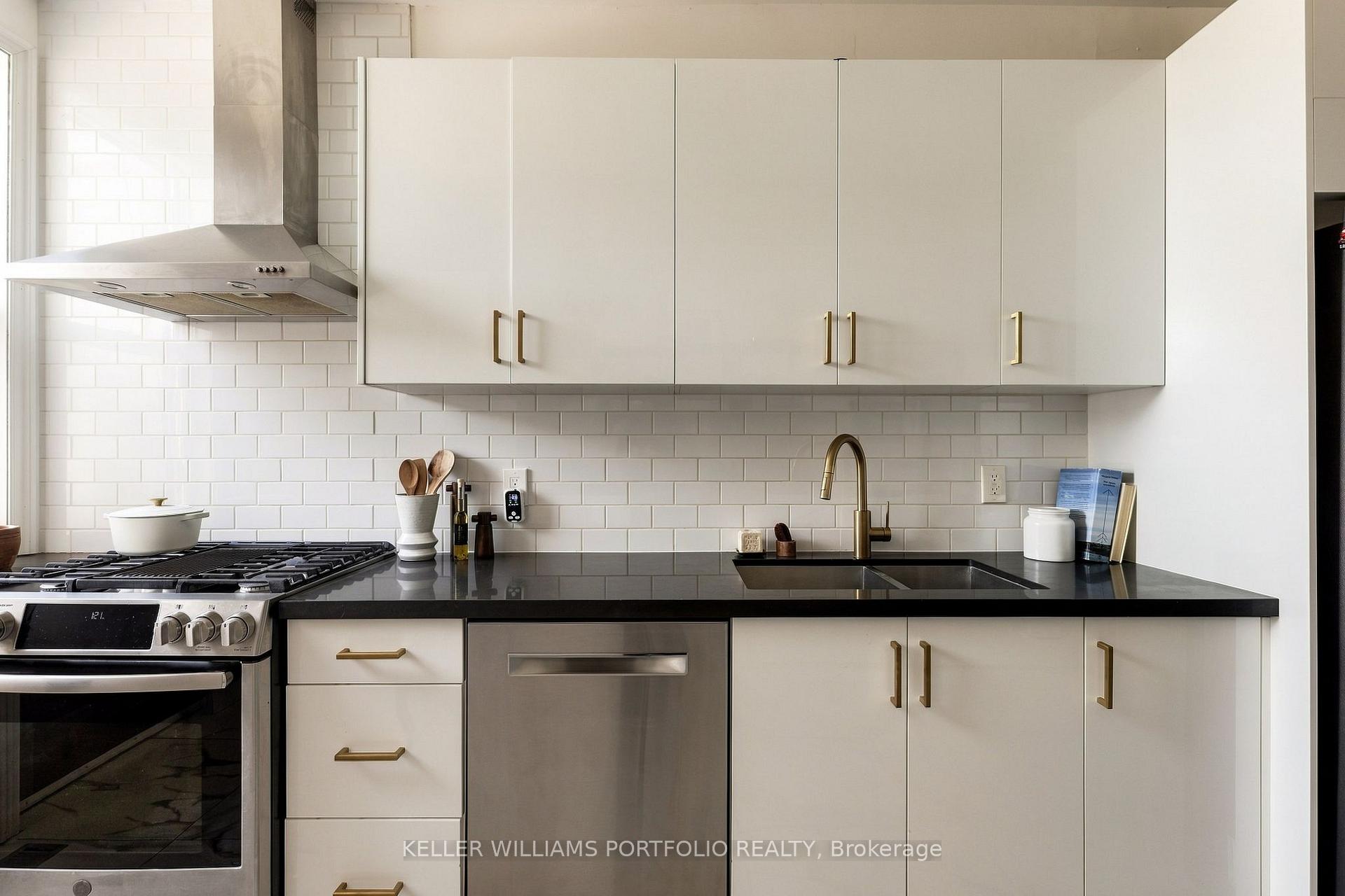 Photo 8 of 1006 Ossington Avenue, Toronto, Dovercourt-Wallace Emerson-Junction — HOMEH
