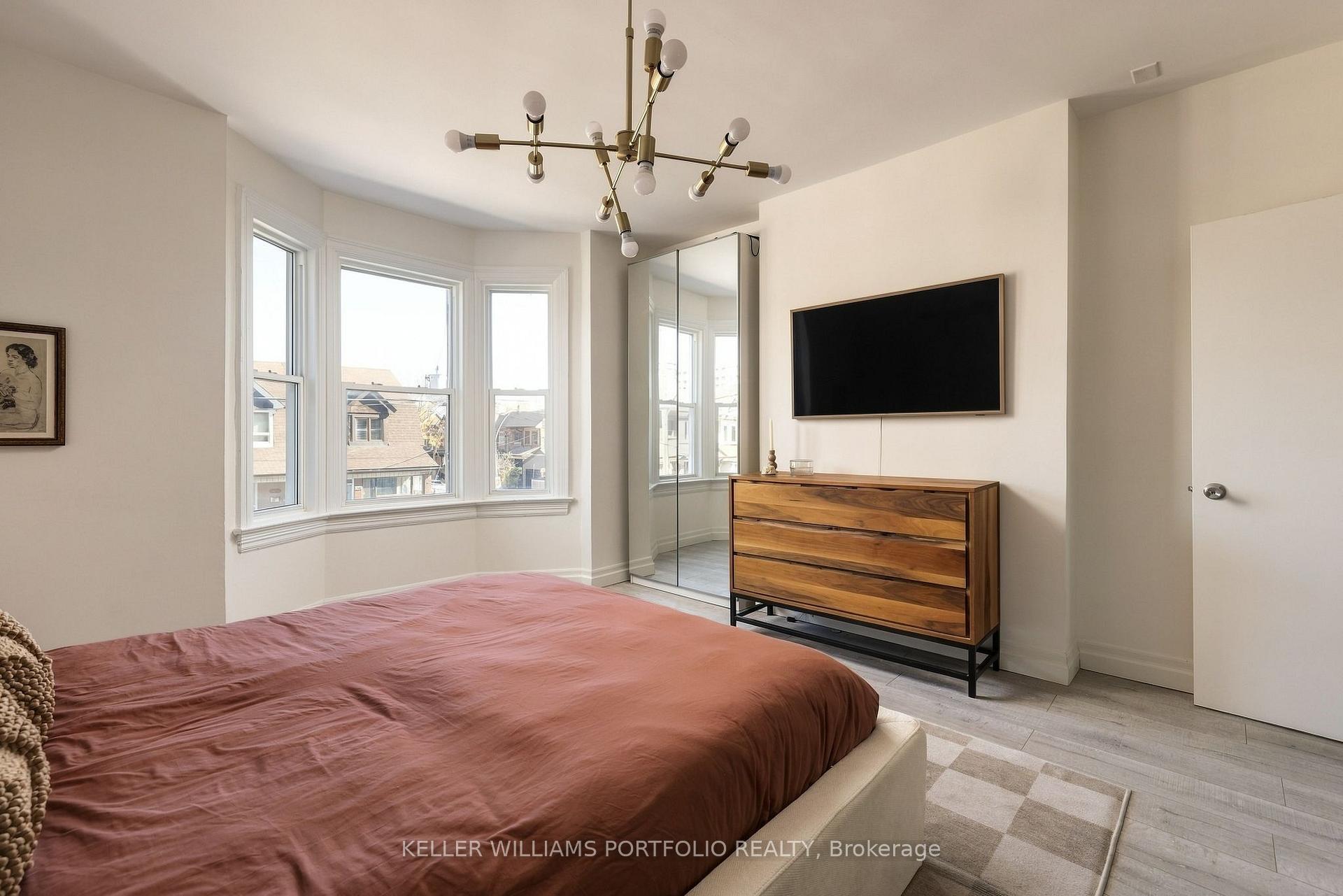 Photo 13 of 1006 Ossington Avenue, Toronto, Dovercourt-Wallace Emerson-Junction — HOMEH
