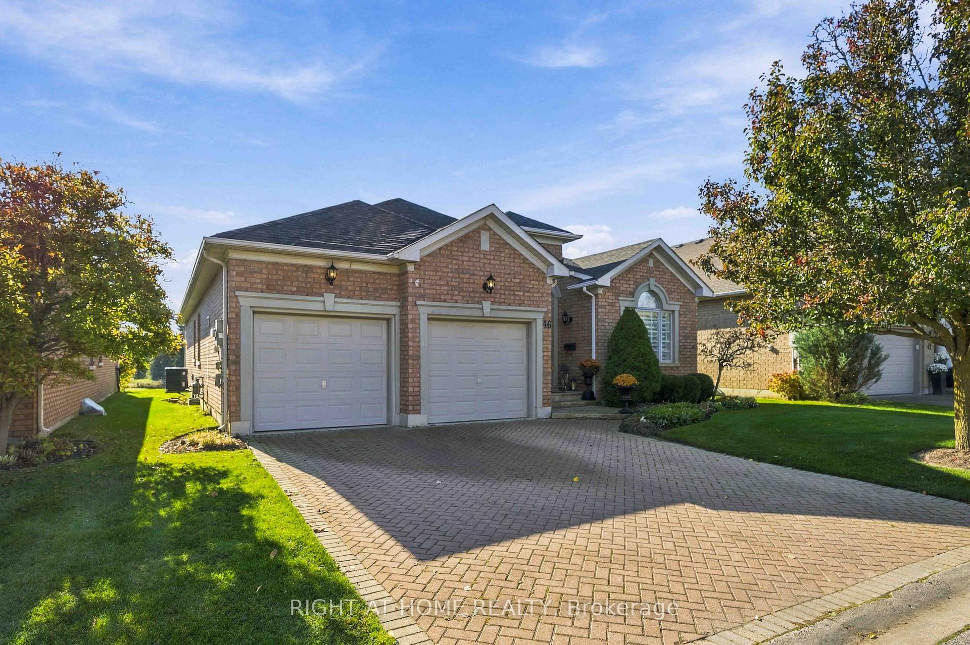Photo 2 of 46 Player Place, Whitchurch-Stouffville, Ballantrae — HOMEH