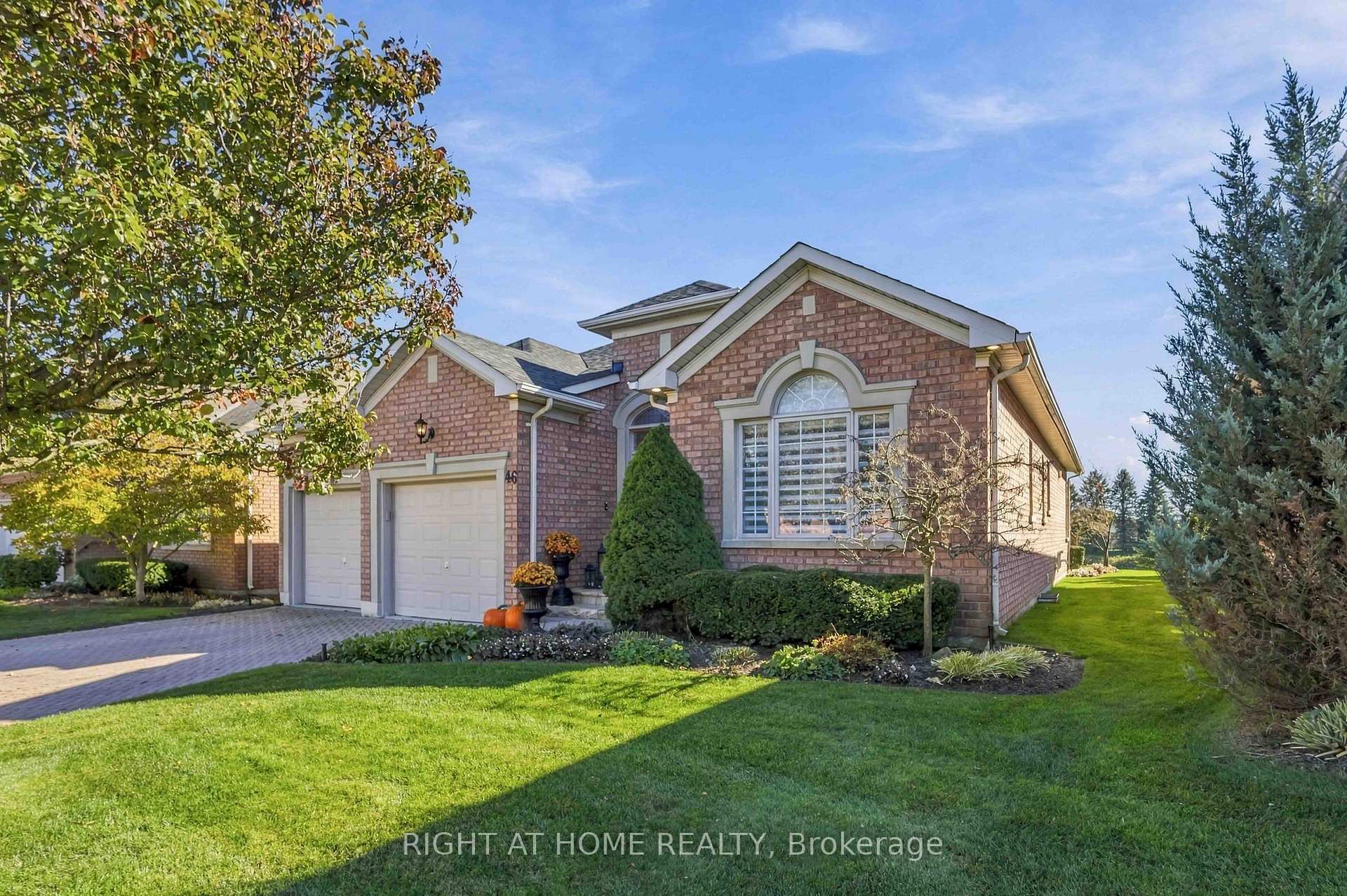 Photo 3 of 46 Player Place, Whitchurch-Stouffville, Ballantrae — HOMEH