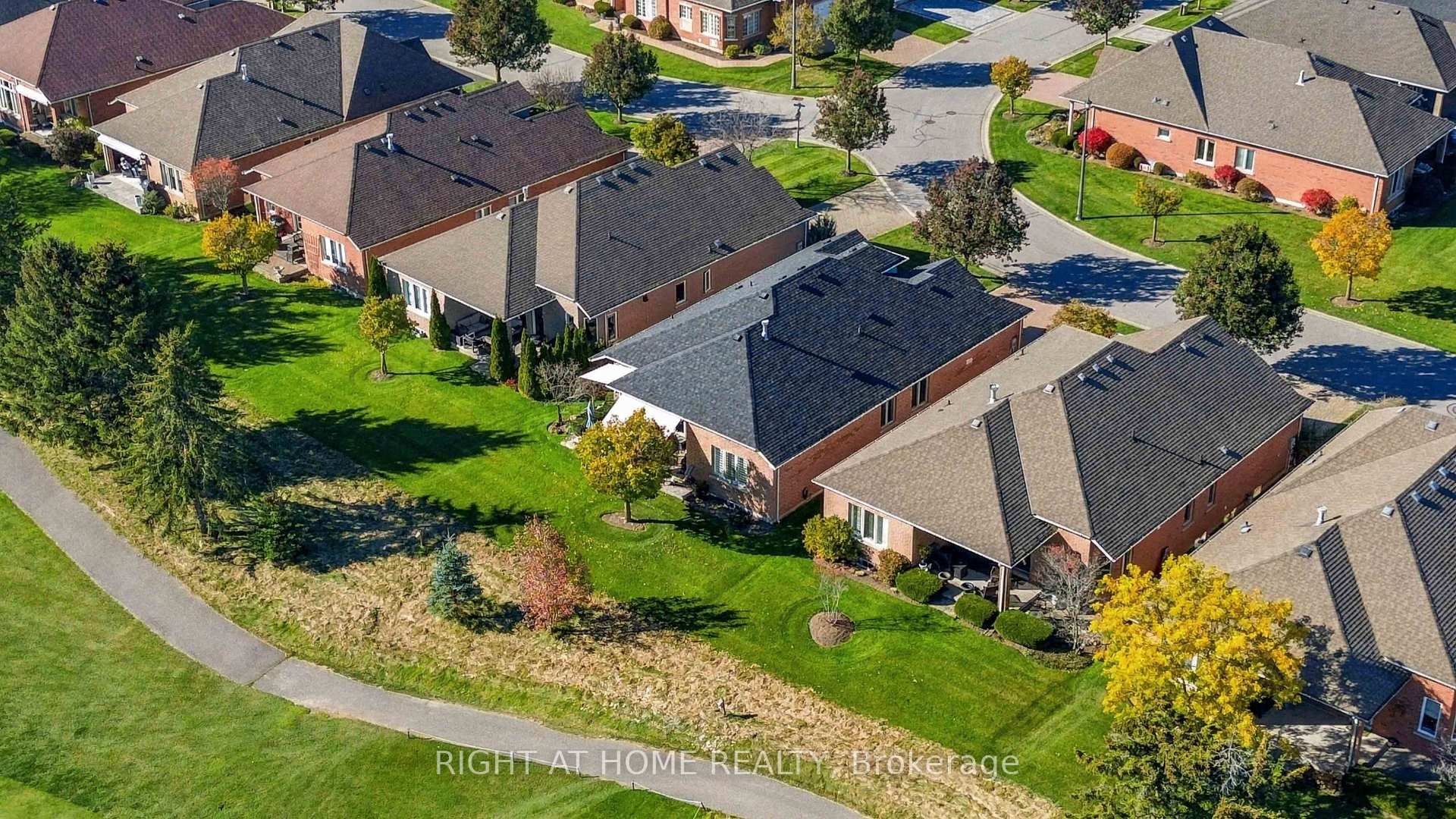 Photo 8 of 46 Player Place, Whitchurch-Stouffville, Ballantrae — HOMEH