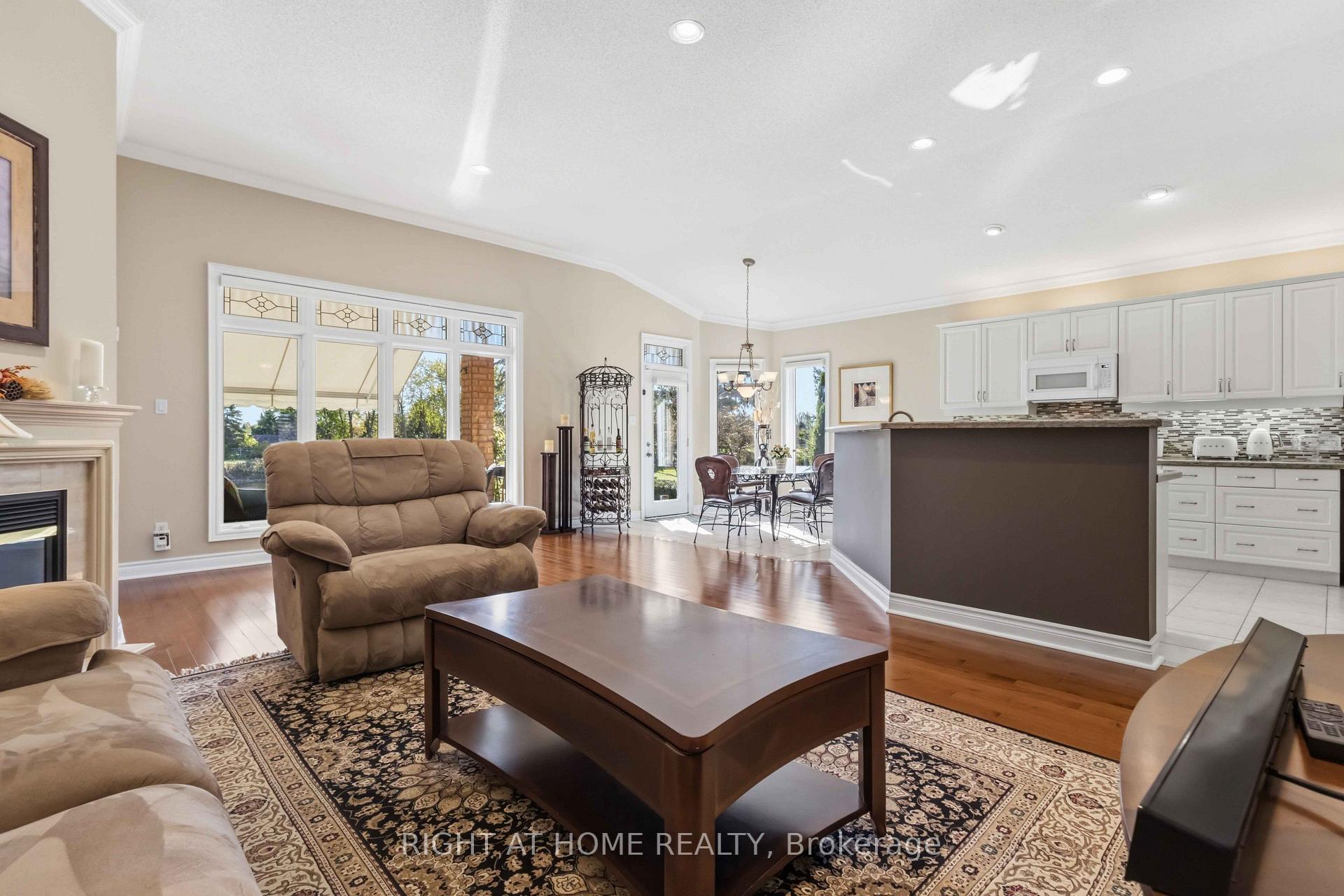 Photo 17 of 46 Player Place, Whitchurch-Stouffville, Ballantrae — HOMEH