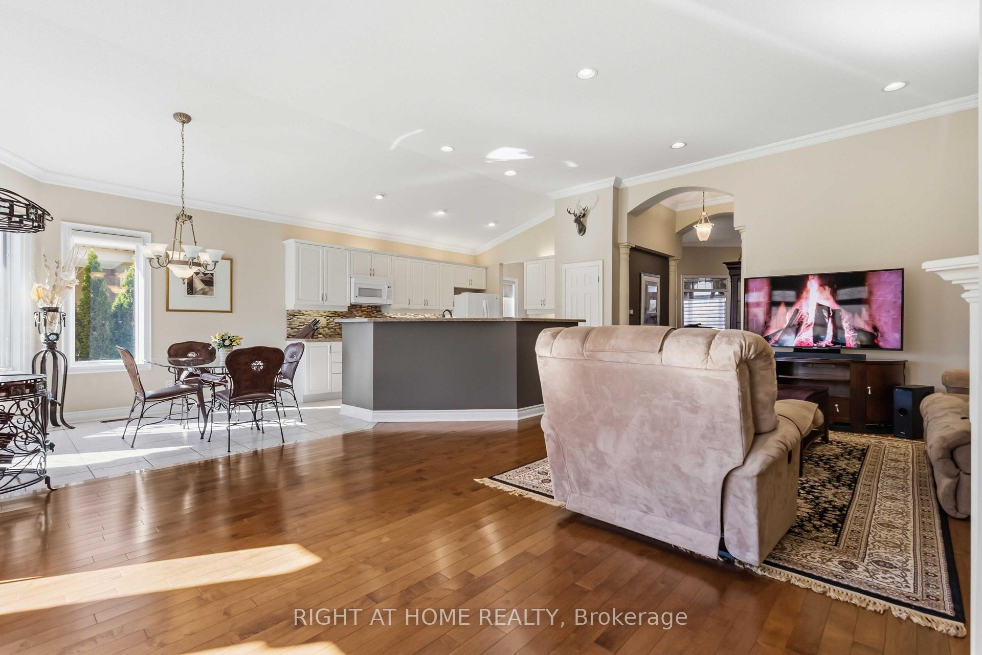 Photo 19 of 46 Player Place, Whitchurch-Stouffville, Ballantrae — HOMEH