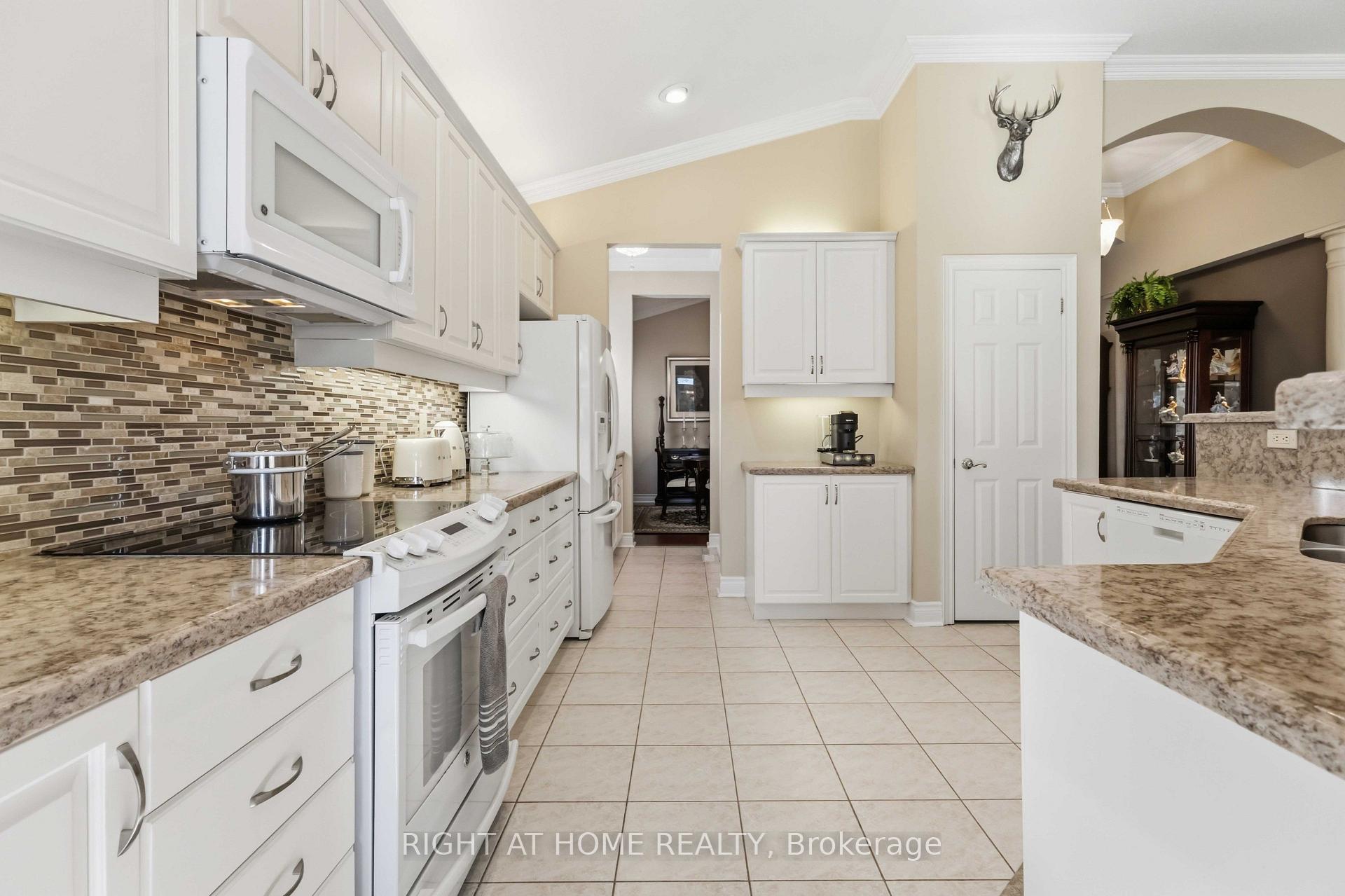 Photo 21 of 46 Player Place, Whitchurch-Stouffville, Ballantrae — HOMEH