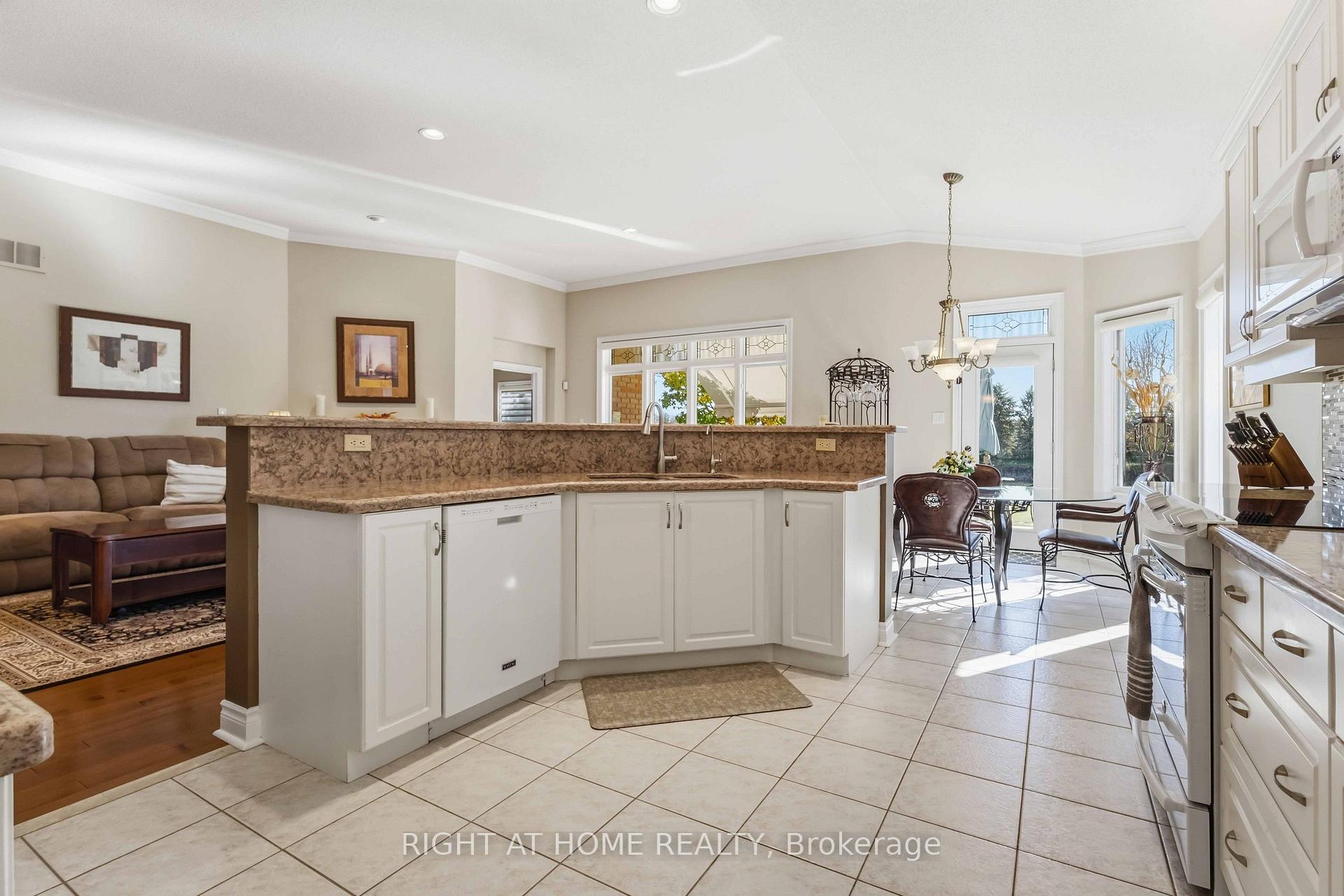 Photo 23 of 46 Player Place, Whitchurch-Stouffville, Ballantrae — HOMEH