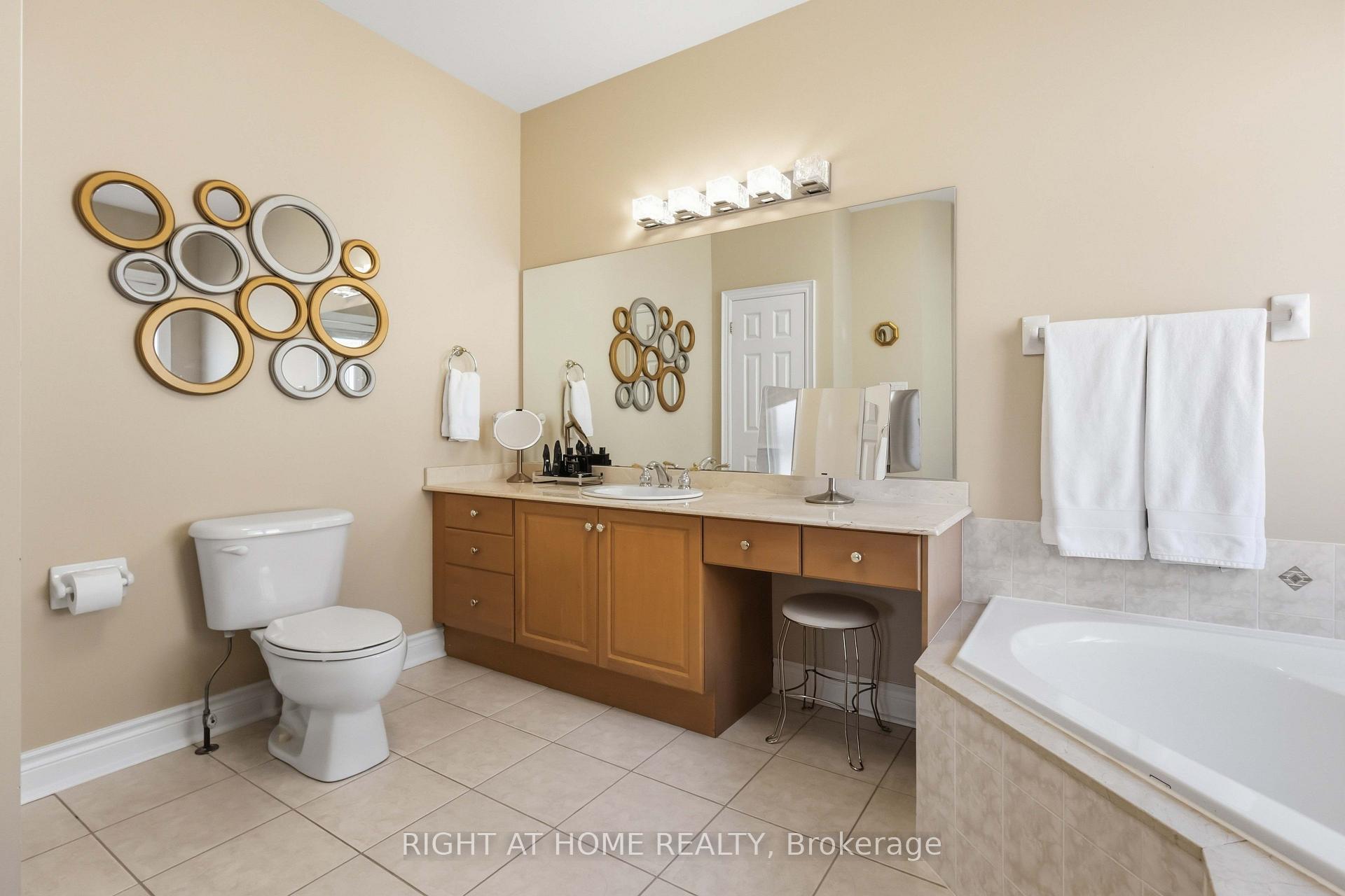 Photo 33 of 46 Player Place, Whitchurch-Stouffville, Ballantrae — HOMEH