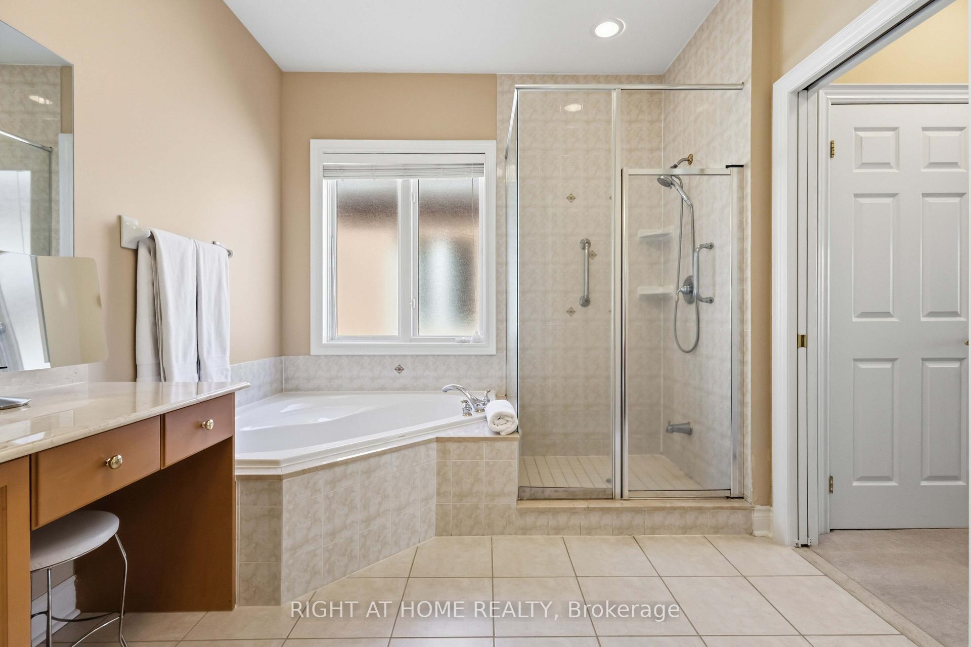 Photo 34 of 46 Player Place, Whitchurch-Stouffville, Ballantrae — HOMEH