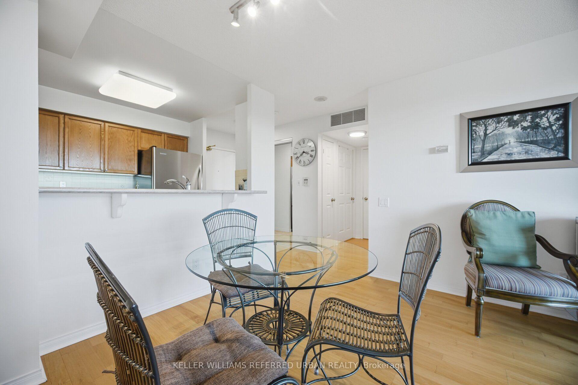 Photo 6 of Unit Ph307, 5 Emerald Lane, Vaughan, Crestwood-Springfarm-Yorkhill — HOMEH