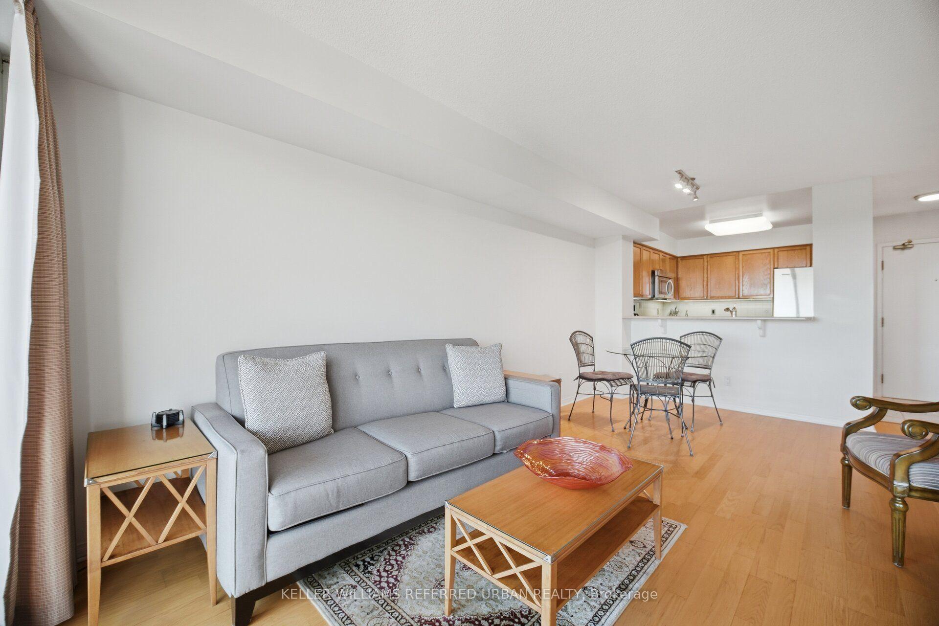 Photo 8 of Unit Ph307, 5 Emerald Lane, Vaughan, Crestwood-Springfarm-Yorkhill — HOMEH