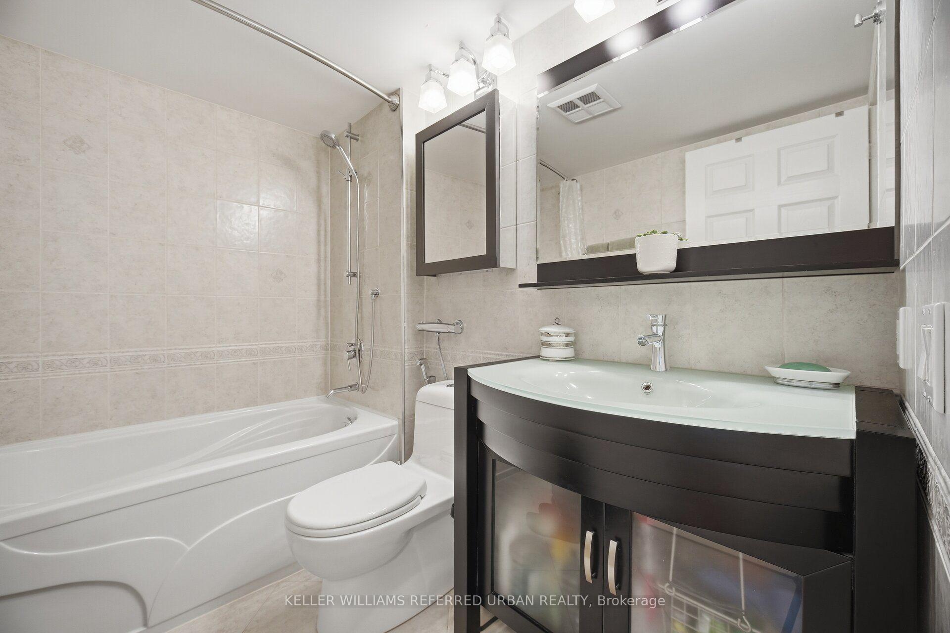 Photo 11 of Unit Ph307, 5 Emerald Lane, Vaughan, Crestwood-Springfarm-Yorkhill — HOMEH