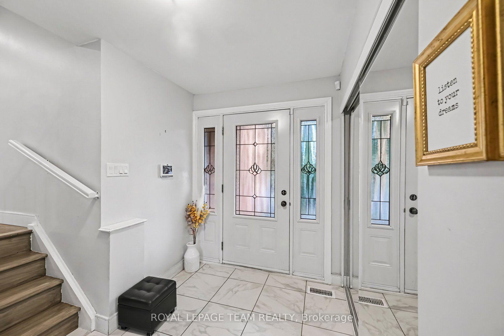 Photo 4 of 1926 Marquis Avenue, Ottawa, Beaconwood — HOMEH
