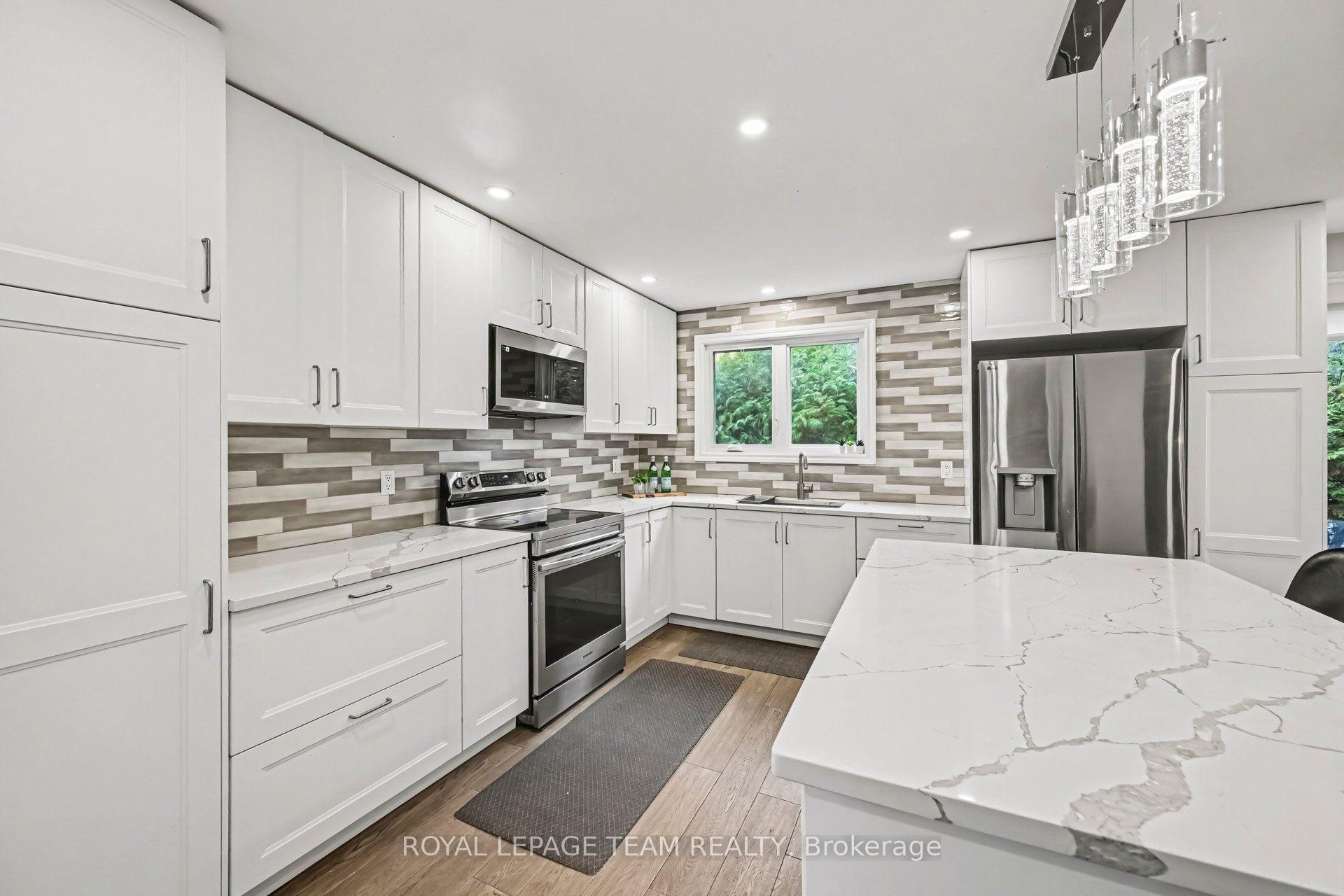 Photo 12 of 1926 Marquis Avenue, Ottawa, Beaconwood — HOMEH