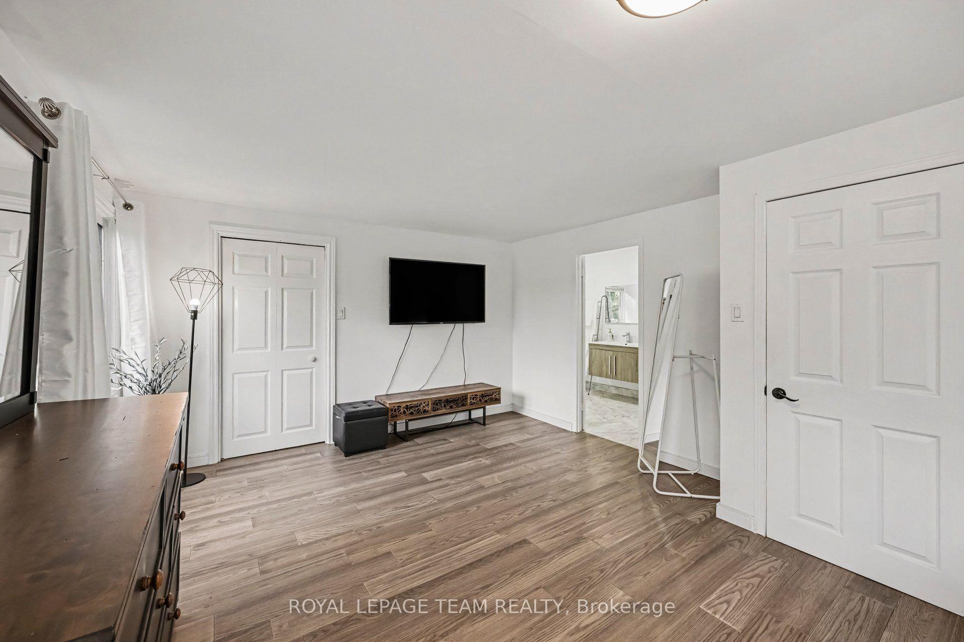 Photo 19 of 1926 Marquis Avenue, Ottawa, Beaconwood — HOMEH