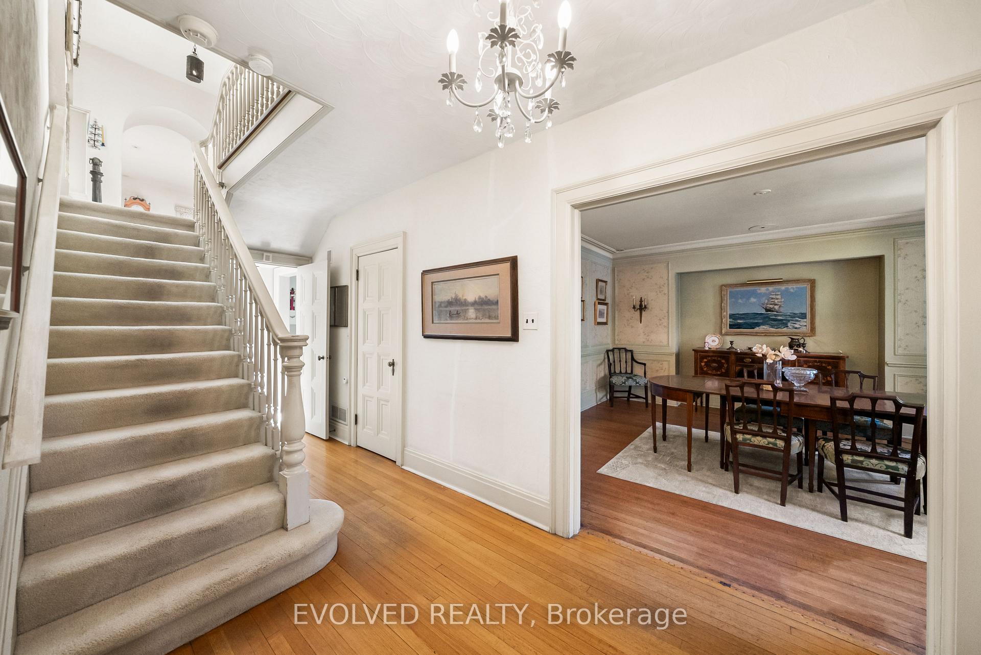 Photo 7 of 4 Dunloe Road, Toronto, Forest Hill South — HOMEH
