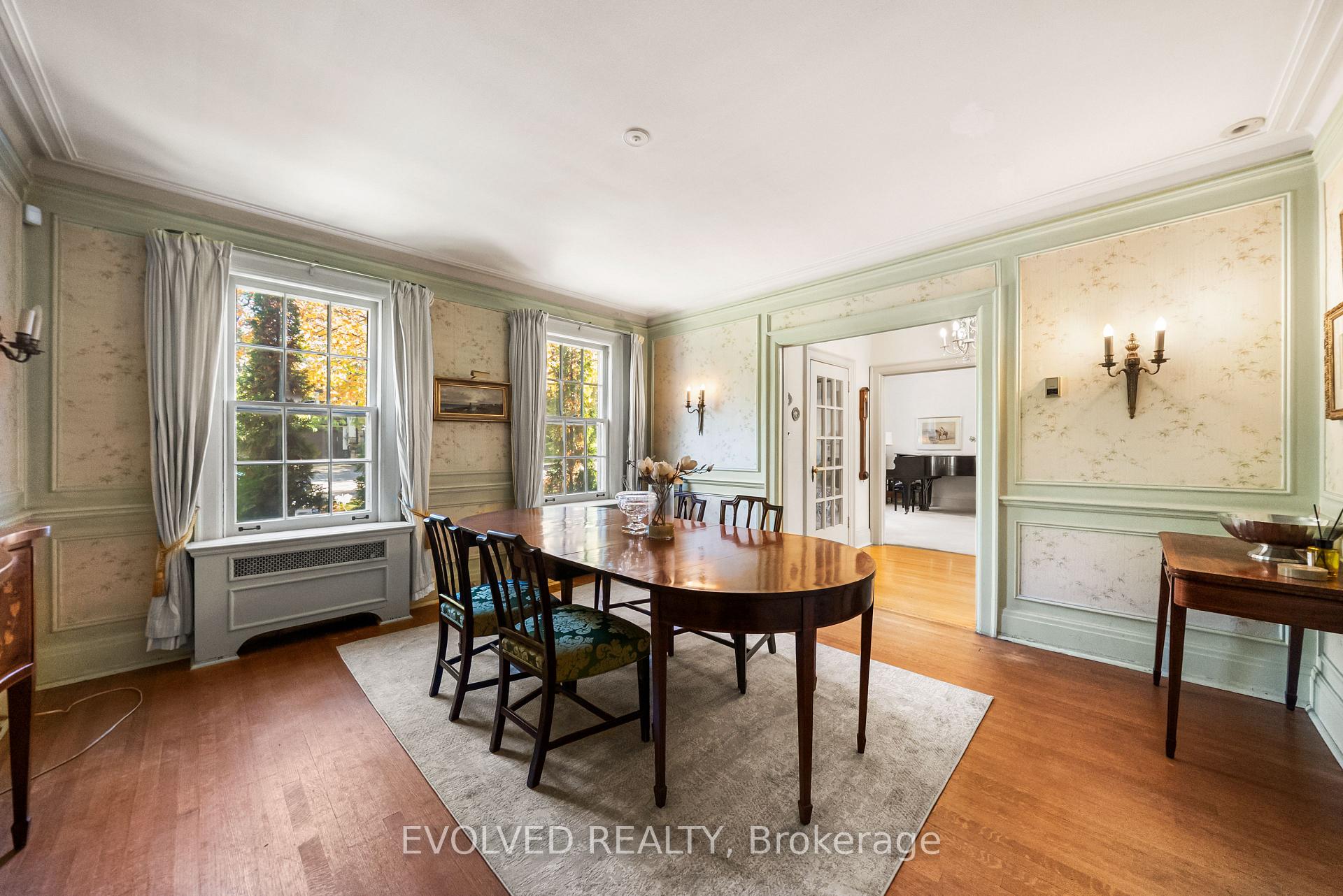 Photo 10 of 4 Dunloe Road, Toronto, Forest Hill South — HOMEH