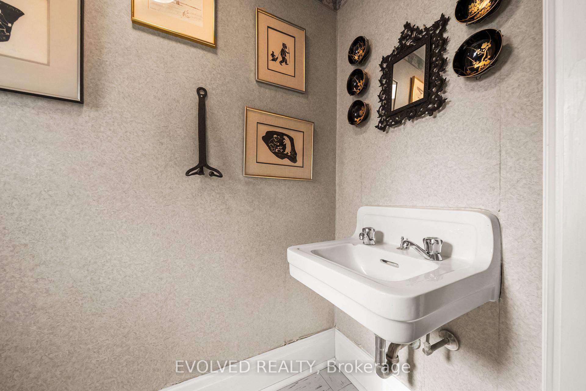 Photo 15 of 4 Dunloe Road, Toronto, Forest Hill South — HOMEH