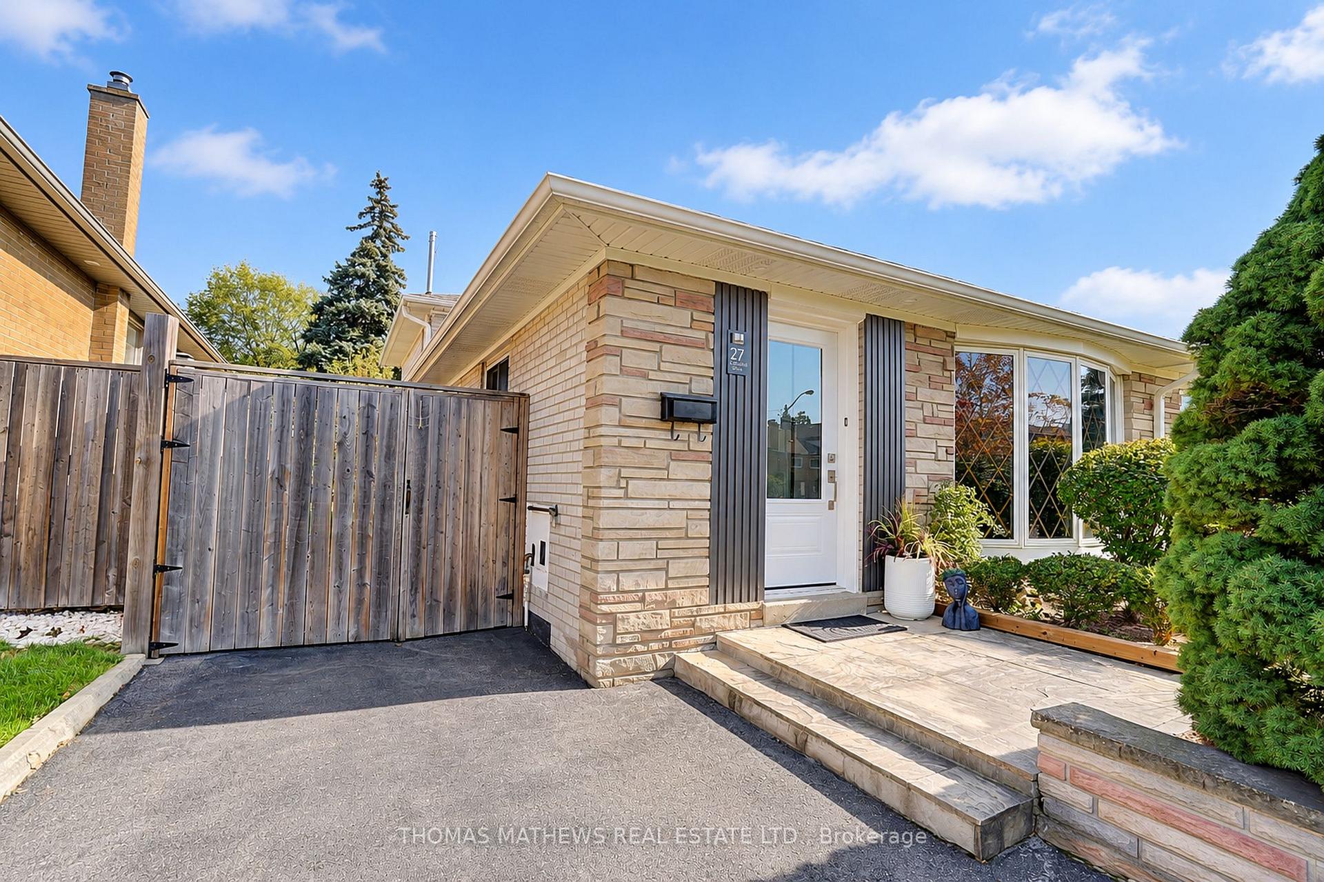 Photo 3 of 27 Callowhill Drive, Etobicoke, Willowridge-Martingrove-Richview — HOMEH