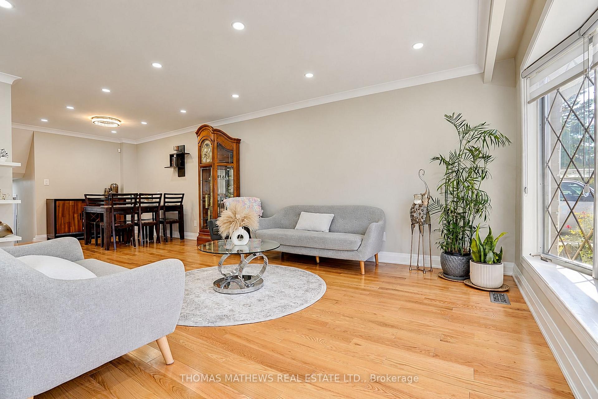 Photo 11 of 27 Callowhill Drive, Etobicoke, Willowridge-Martingrove-Richview — HOMEH