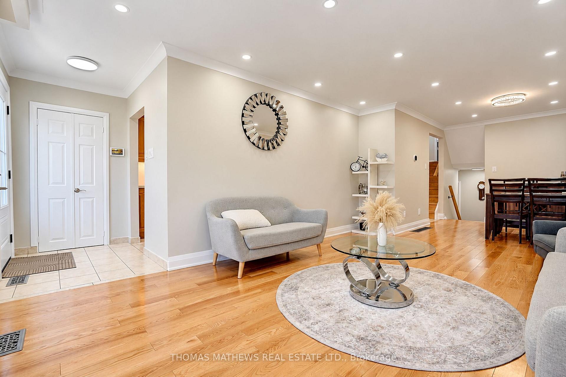 Photo 12 of 27 Callowhill Drive, Etobicoke, Willowridge-Martingrove-Richview — HOMEH