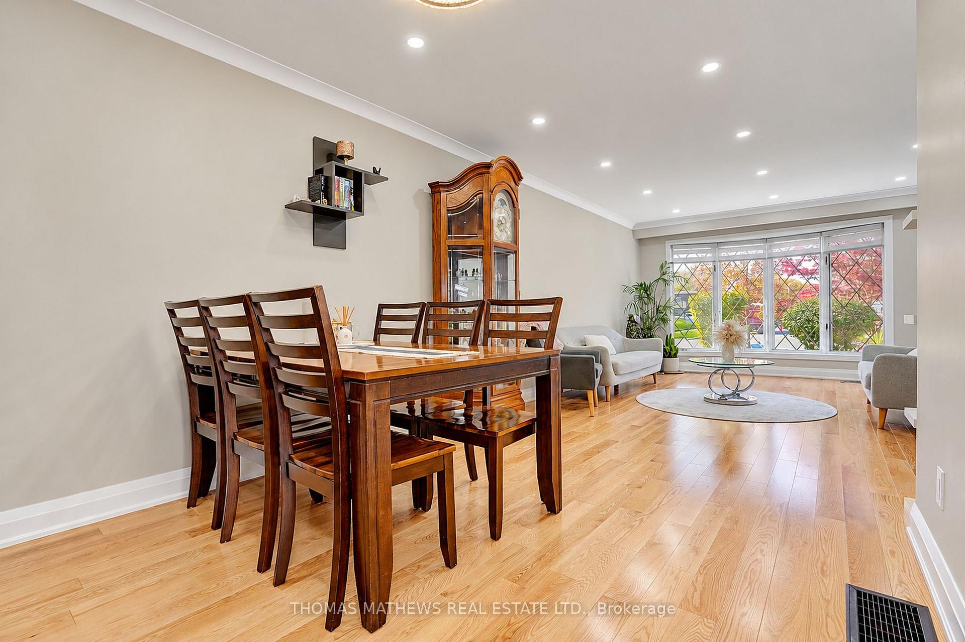 Photo 16 of 27 Callowhill Drive, Etobicoke, Willowridge-Martingrove-Richview — HOMEH