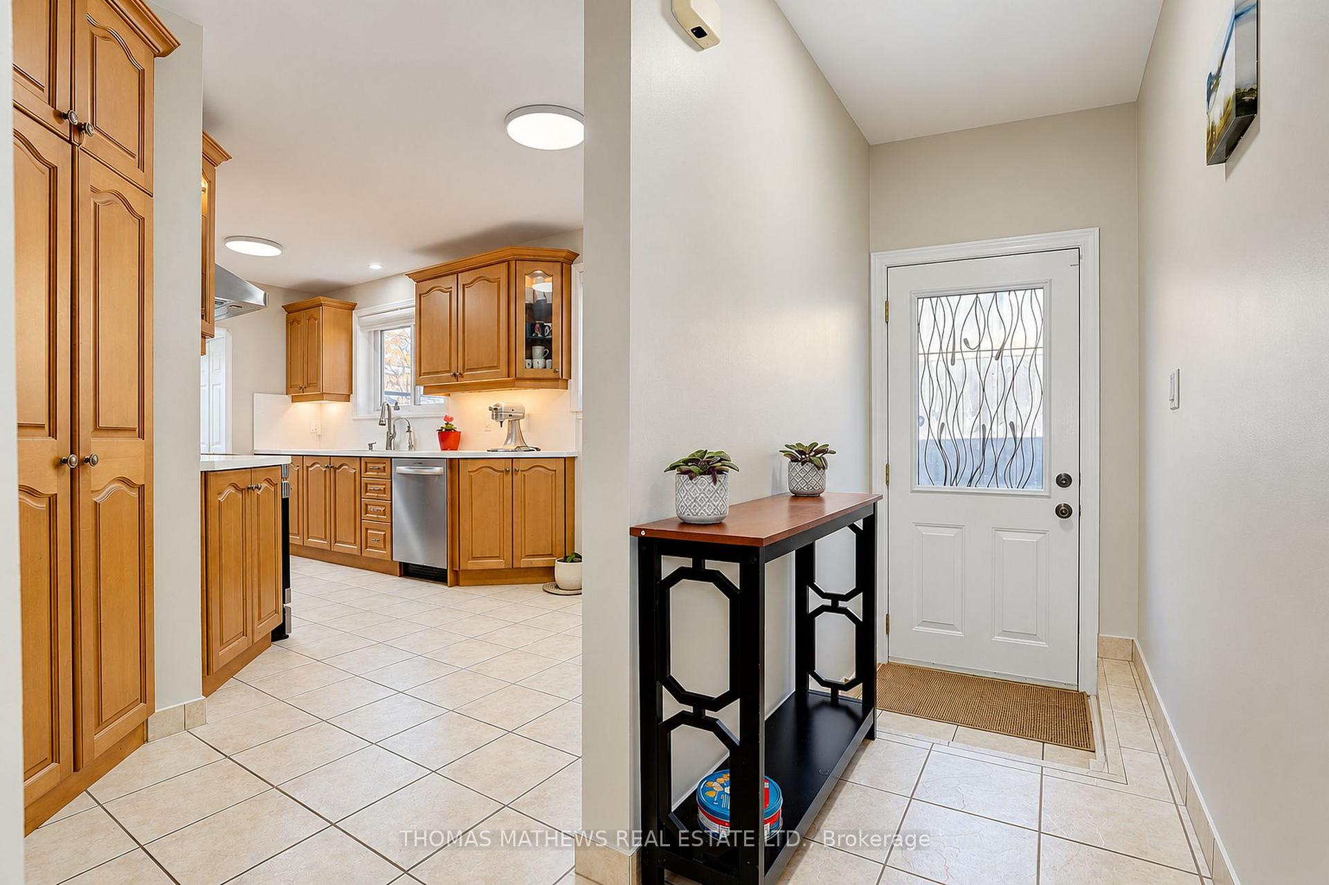 Photo 21 of 27 Callowhill Drive, Etobicoke, Willowridge-Martingrove-Richview — HOMEH