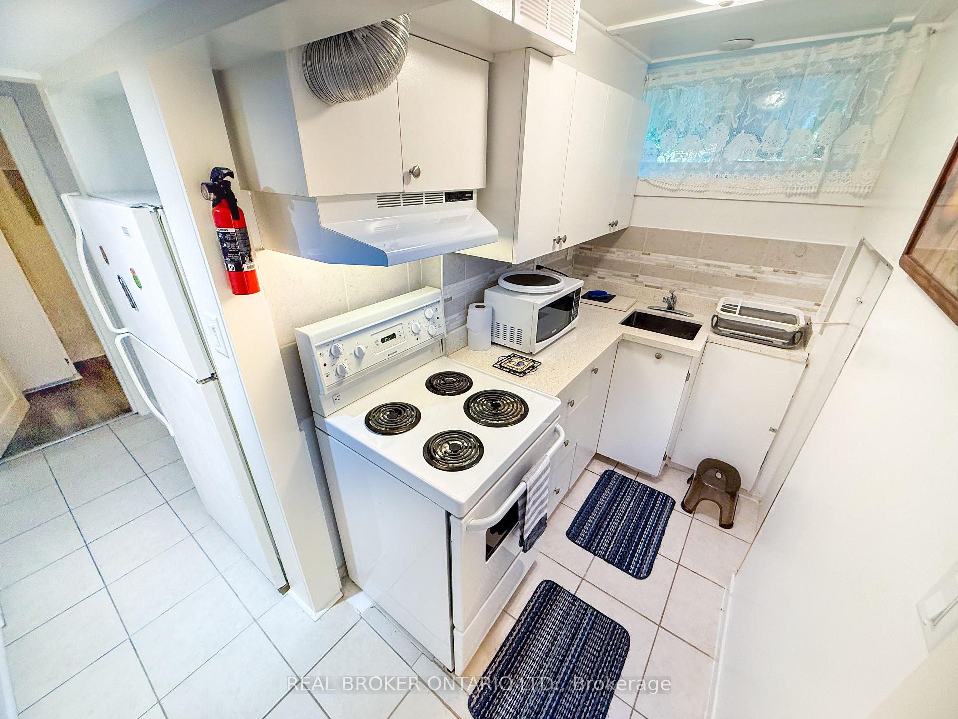 Photo 6 of Unit Lower Level, 14 Gooch Court, Toronto, Lambton Baby Point — HOMEH