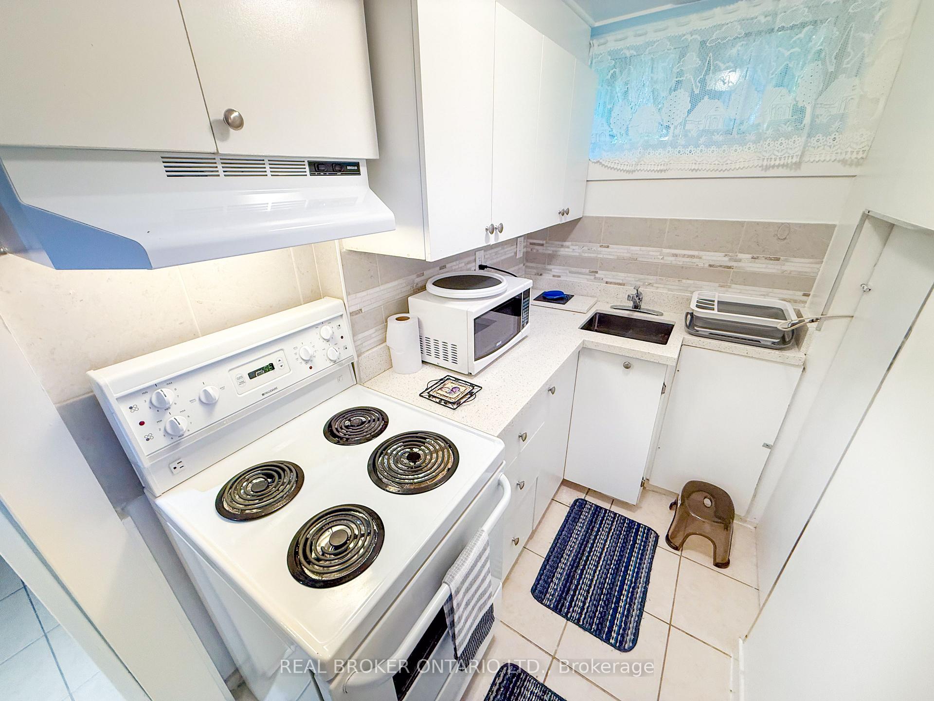 Photo 7 of Unit Lower Level, 14 Gooch Court, Toronto, Lambton Baby Point — HOMEH