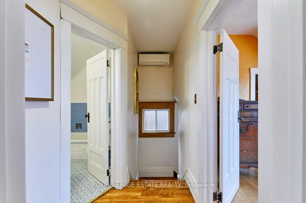 Photo 11 of 26 Bingham Avenue, Toronto, The Beaches — HOMEH