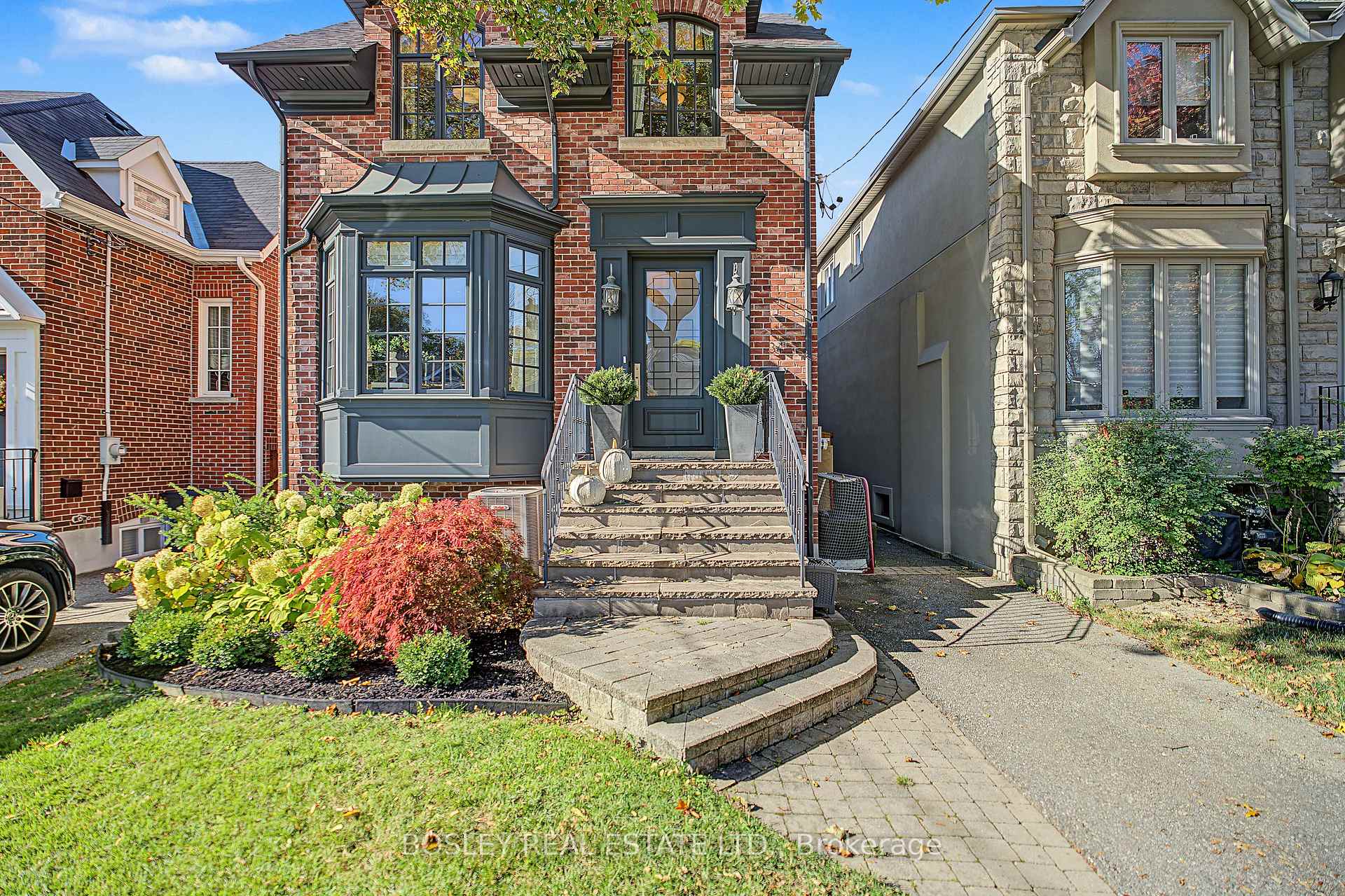 Photo 2 of 34 Glenbrae Avenue, Toronto, Leaside — HOMEH