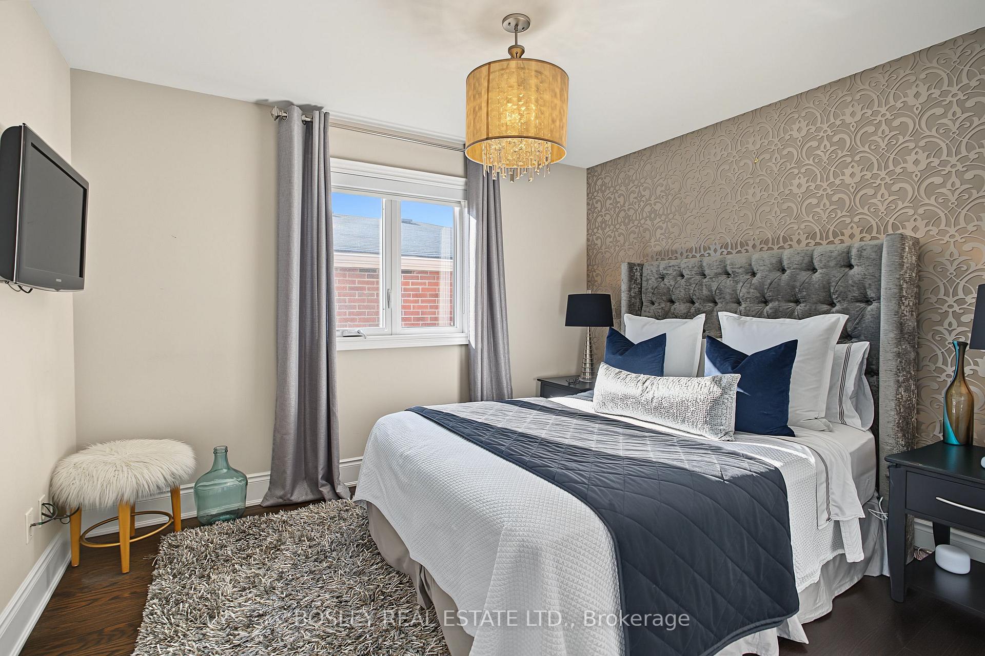 Photo 23 of 34 Glenbrae Avenue, Toronto, Leaside — HOMEH