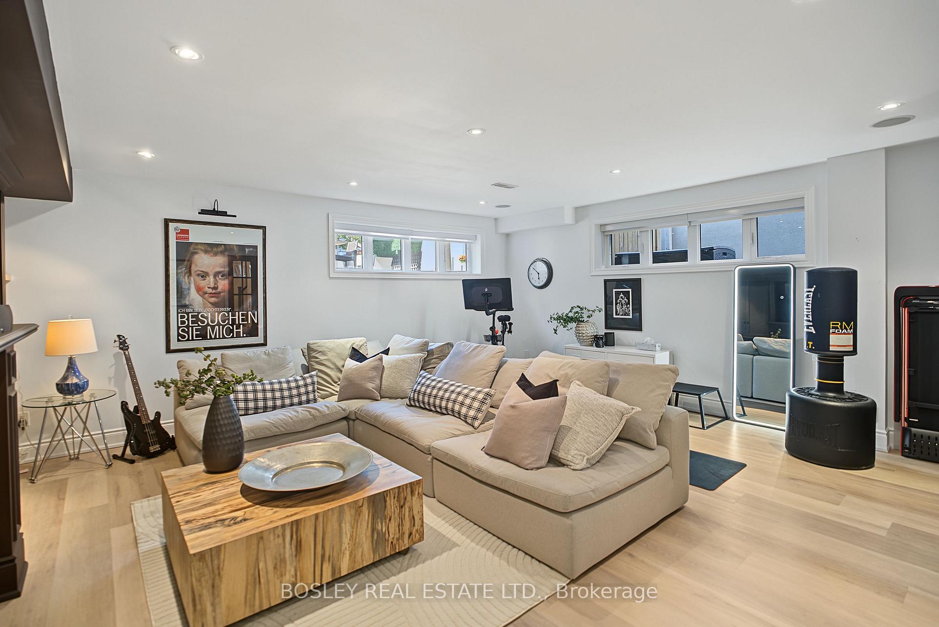 Photo 32 of 34 Glenbrae Avenue, Toronto, Leaside — HOMEH