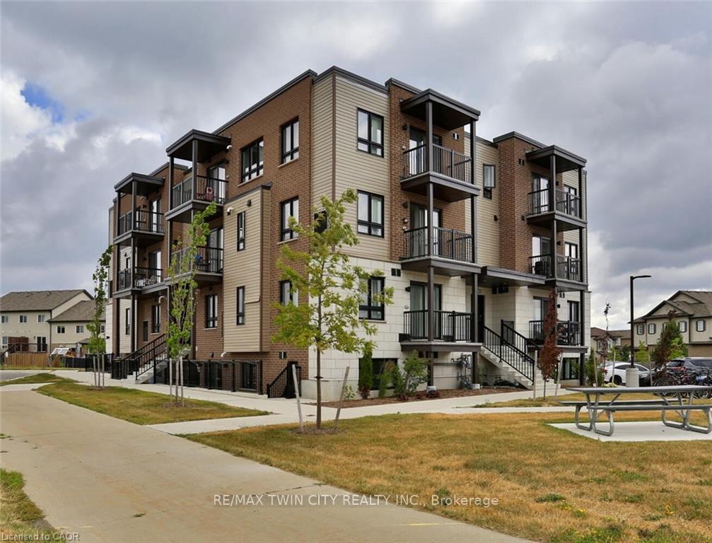 Photo 2 of 1331 Countrystone Drive, Kitchener — HOMEH