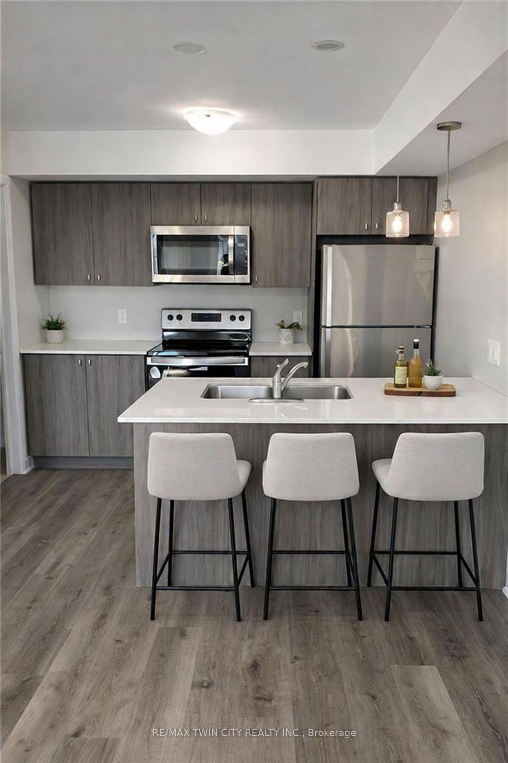 Photo 4 of 1331 Countrystone Drive, Kitchener — HOMEH