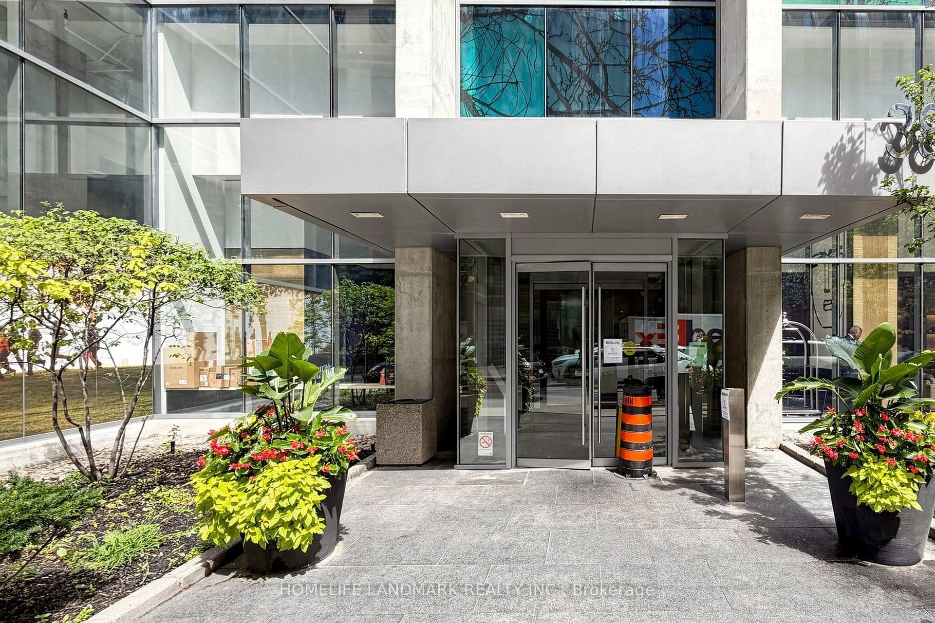 Photo 2 of Unit 1508, 38 Grenville Street, Toronto, Bay Street Corridor — HOMEH