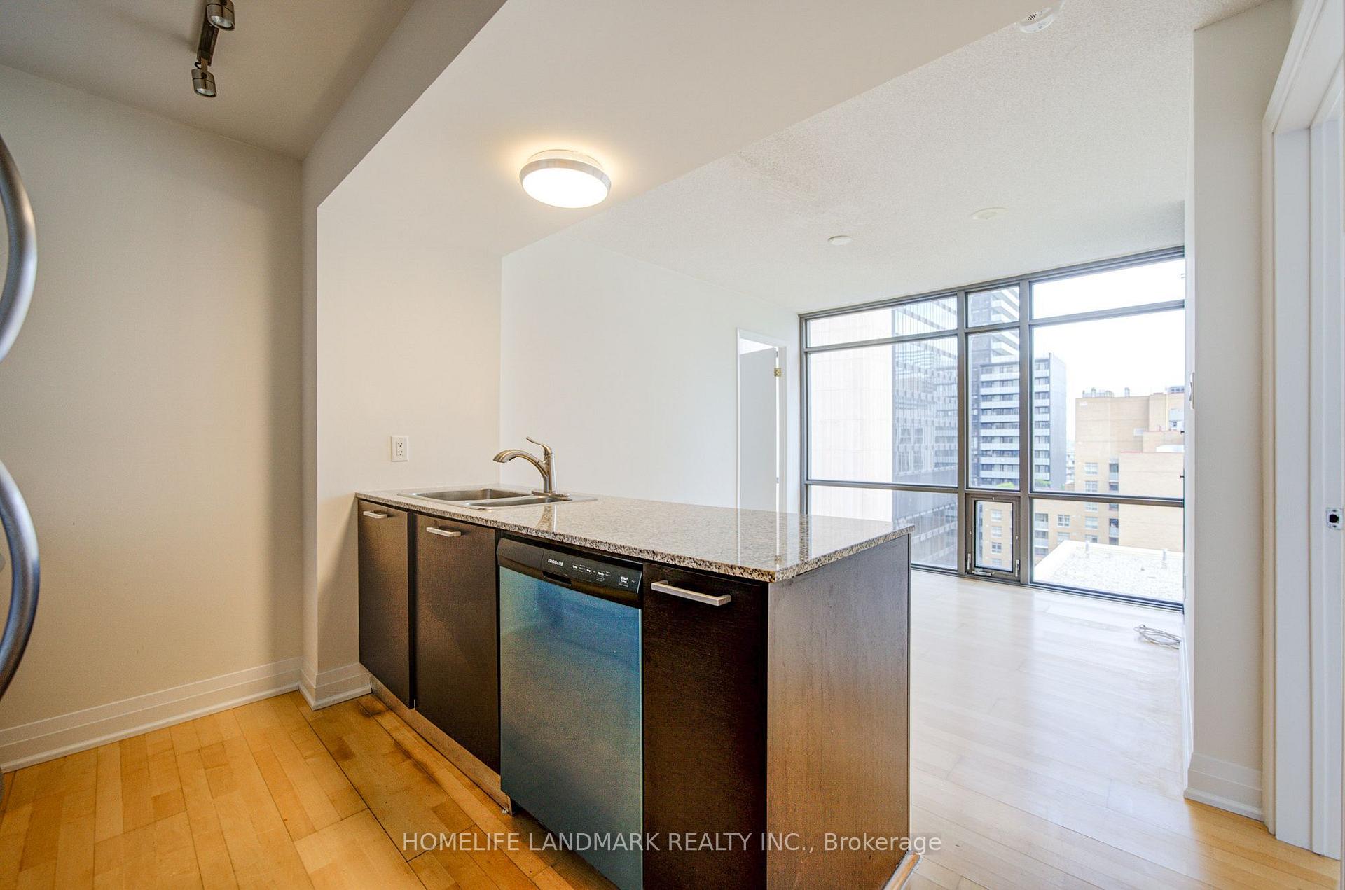 Photo 9 of Unit 1508, 38 Grenville Street, Toronto, Bay Street Corridor — HOMEH