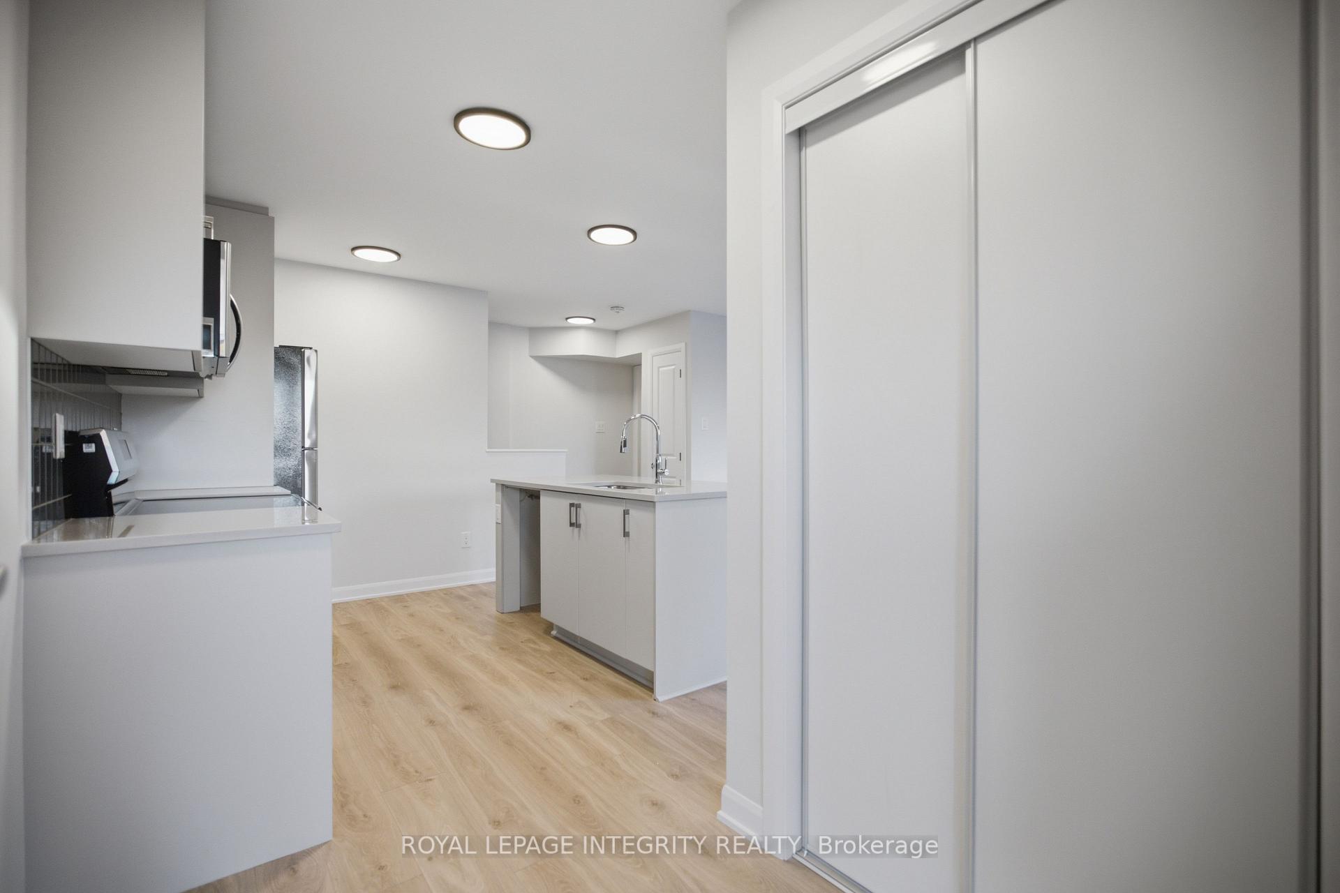 Photo 3 of Unit 20, 201 Glenroy Gilbert Drive, Ottawa, Barrhaven - Strandherd — HOMEH