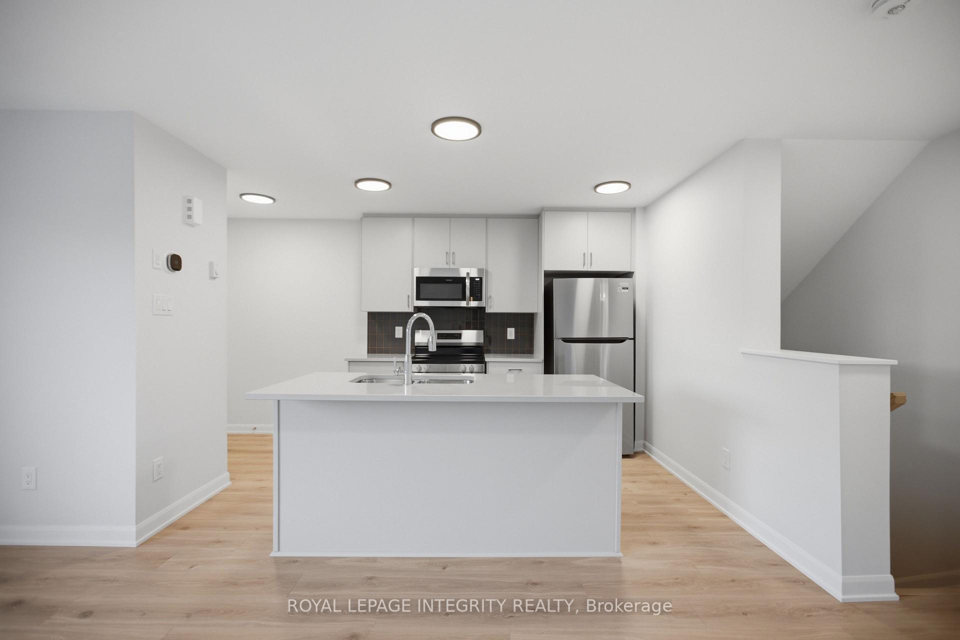 Photo 4 of Unit 20, 201 Glenroy Gilbert Drive, Ottawa, Barrhaven - Strandherd — HOMEH