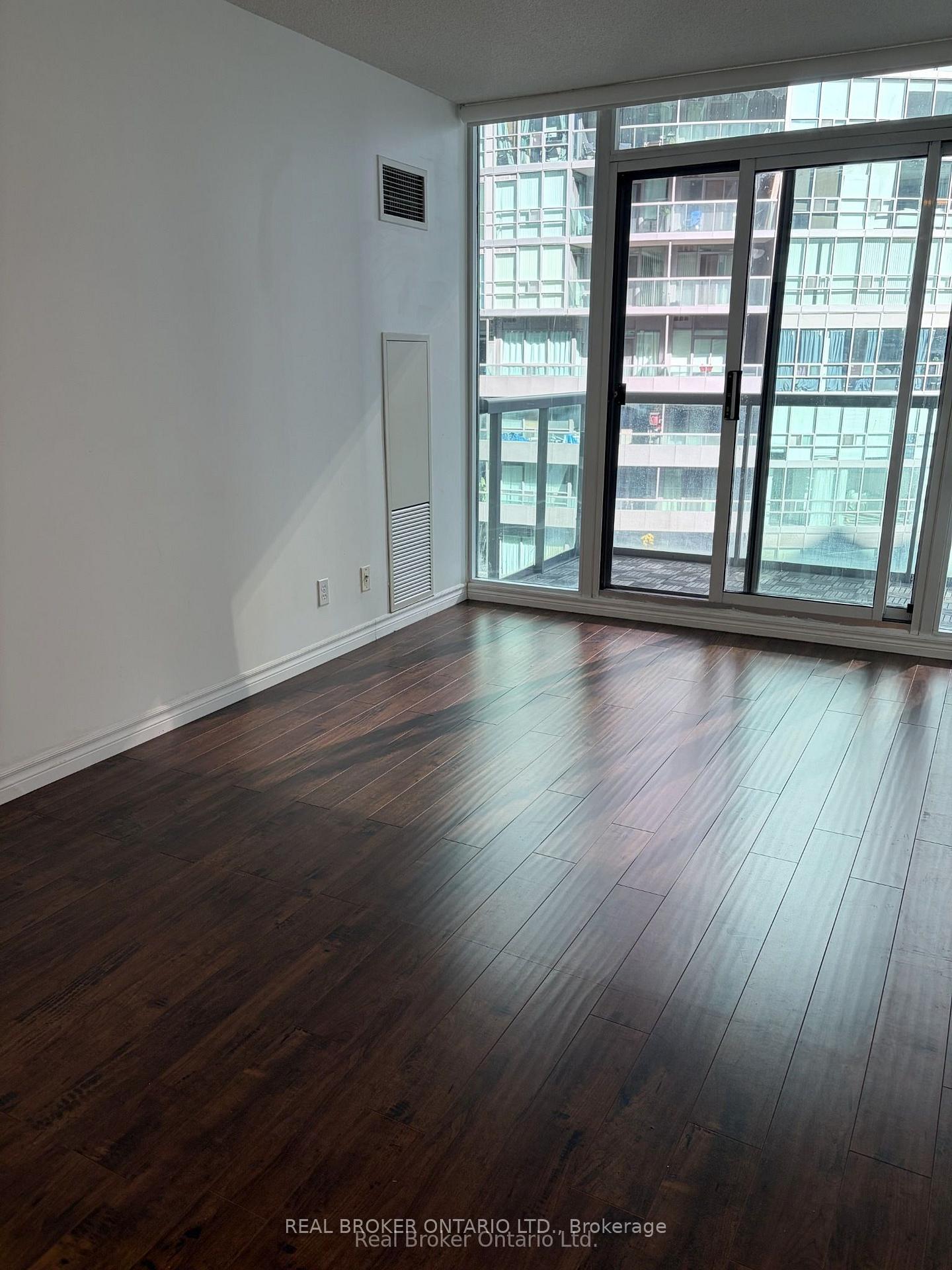 Photo 6 of Unit 605, 51 Lower Simcoe Street, Toronto, Waterfront Communities — HOMEH