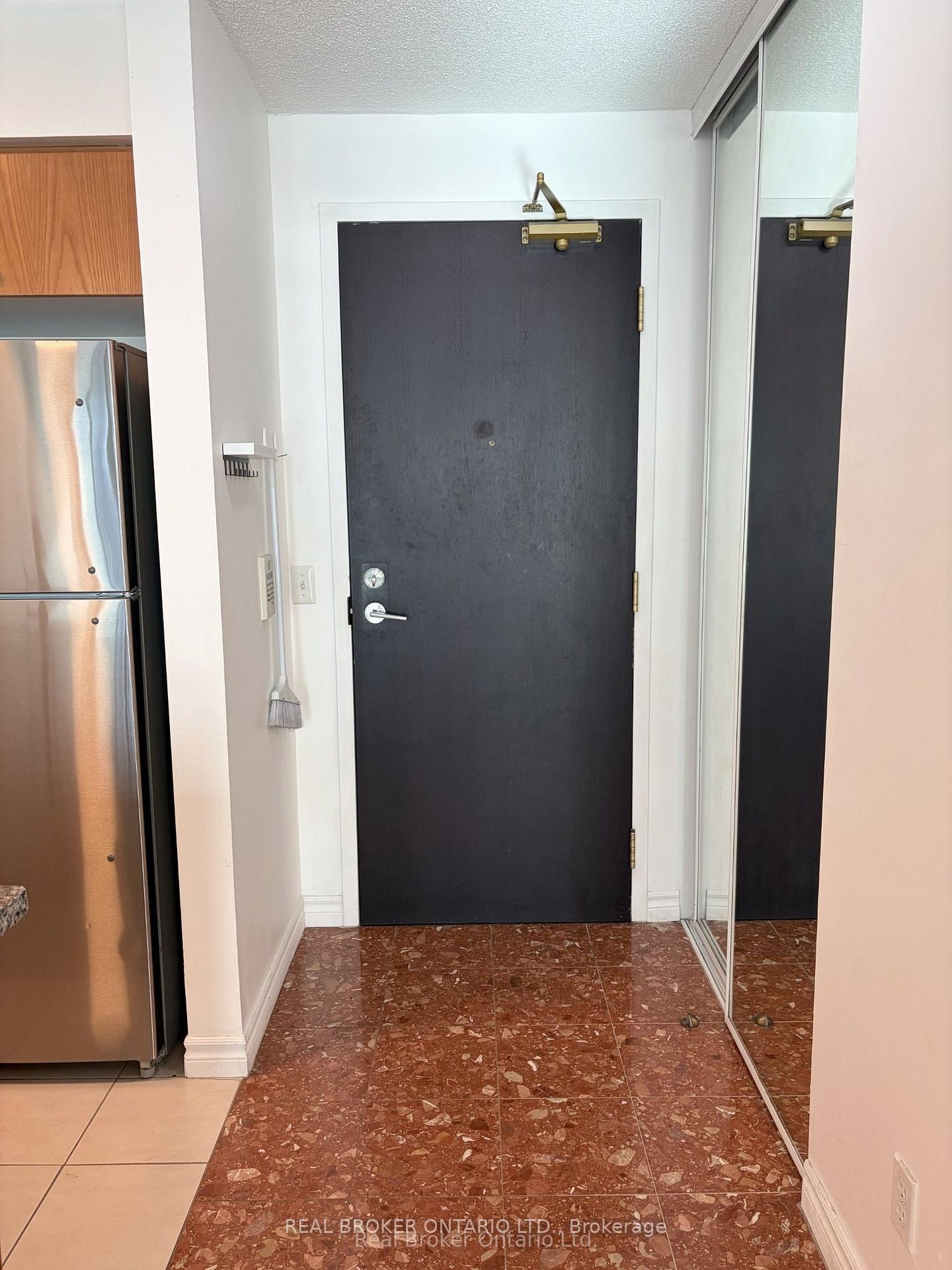 Photo 8 of Unit 605, 51 Lower Simcoe Street, Toronto, Waterfront Communities — HOMEH