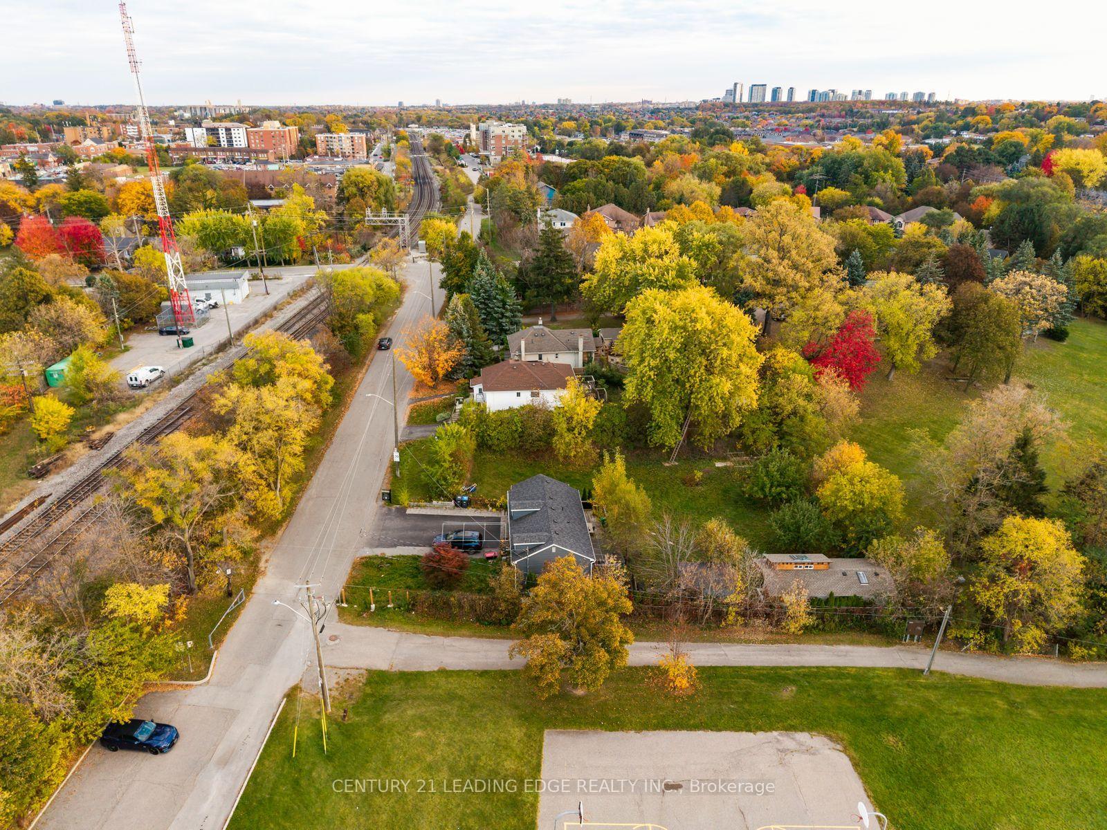 Photo 4 of 58 Rutledge Road, Mississauga, Streetsville — HOMEH
