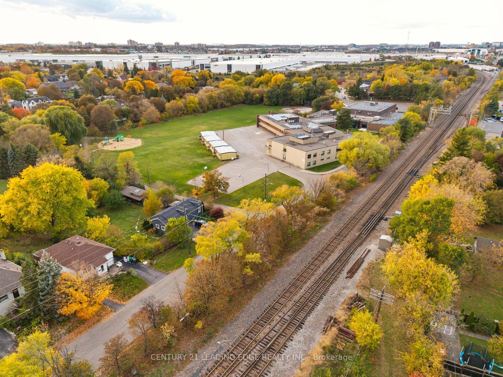 Photo 8 of 58 Rutledge Road, Mississauga, Streetsville — HOMEH
