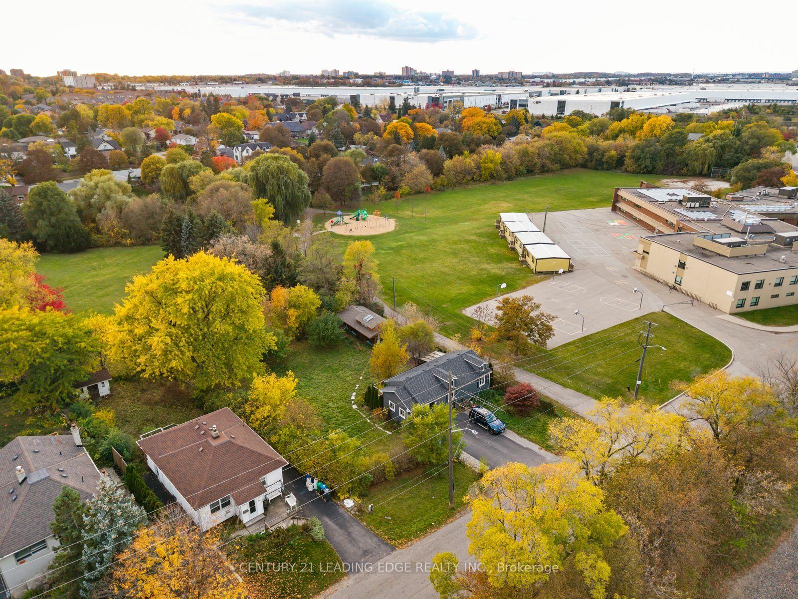 Photo 10 of 58 Rutledge Road, Mississauga, Streetsville — HOMEH
