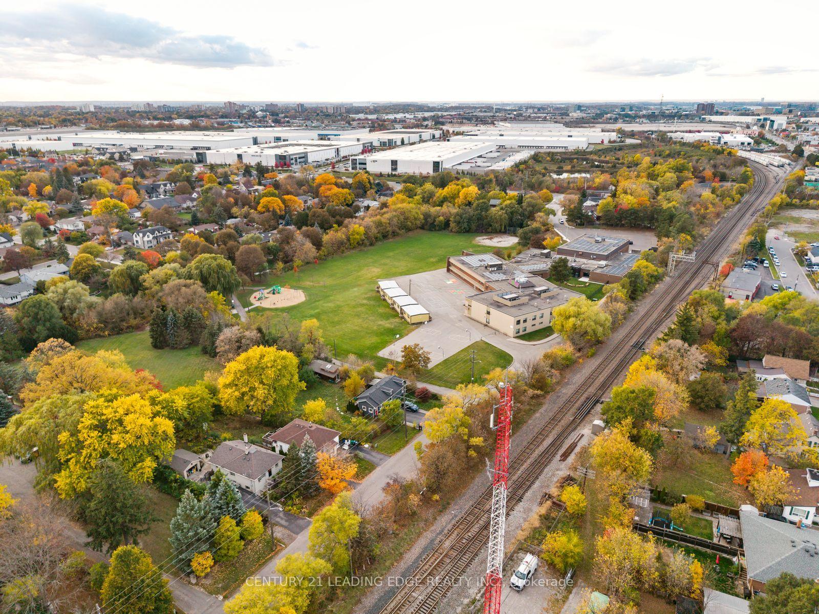 Photo 18 of 58 Rutledge Road, Mississauga, Streetsville — HOMEH