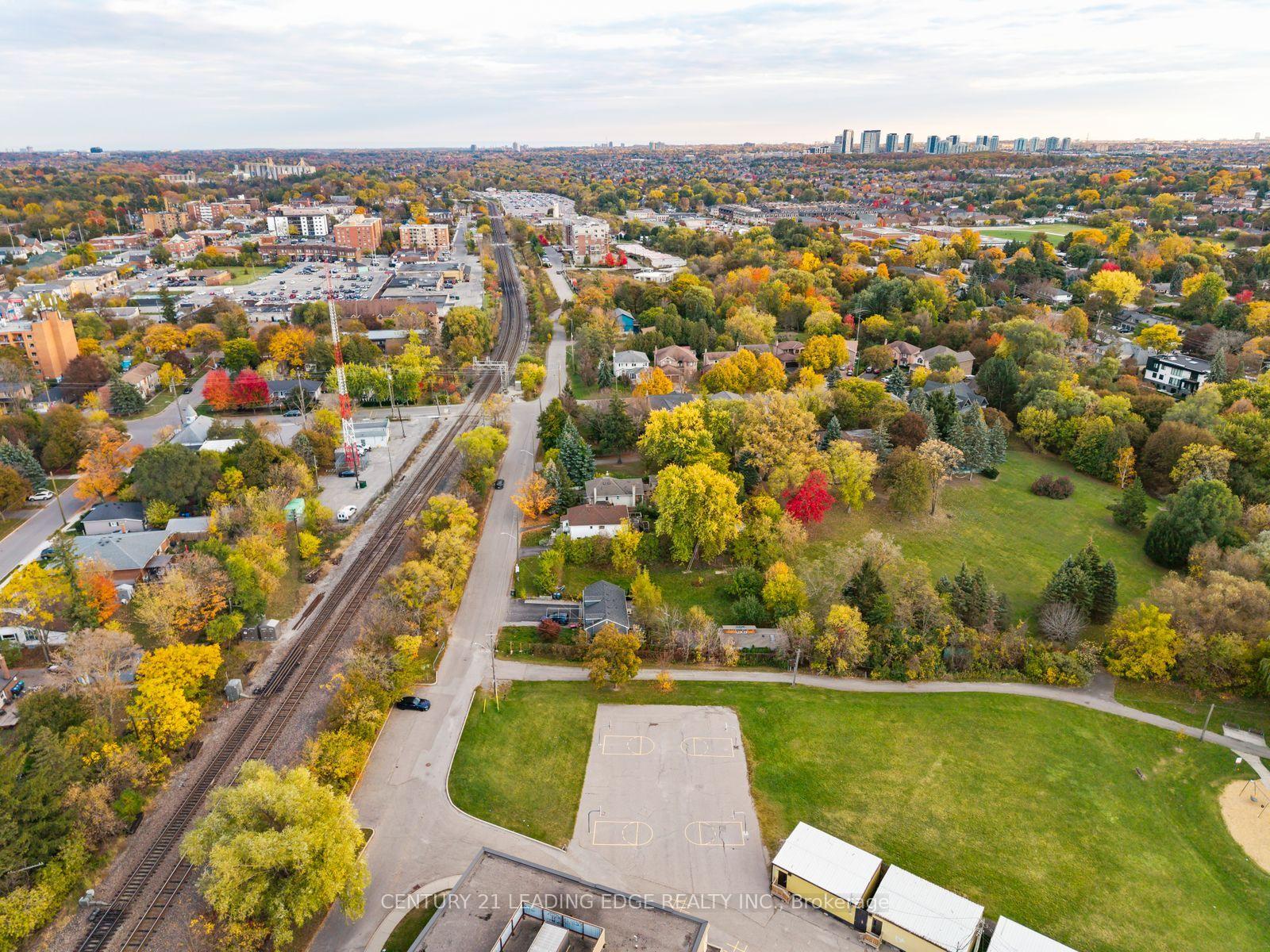 Photo 23 of 58 Rutledge Road, Mississauga, Streetsville — HOMEH