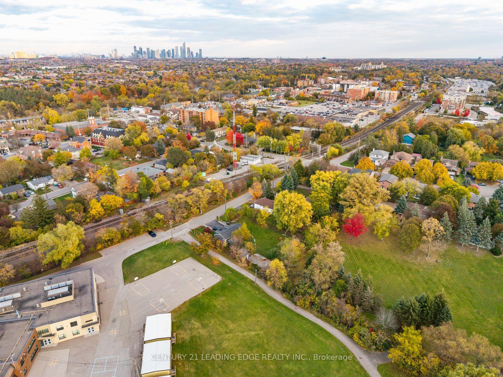 Photo 24 of 58 Rutledge Road, Mississauga, Streetsville — HOMEH