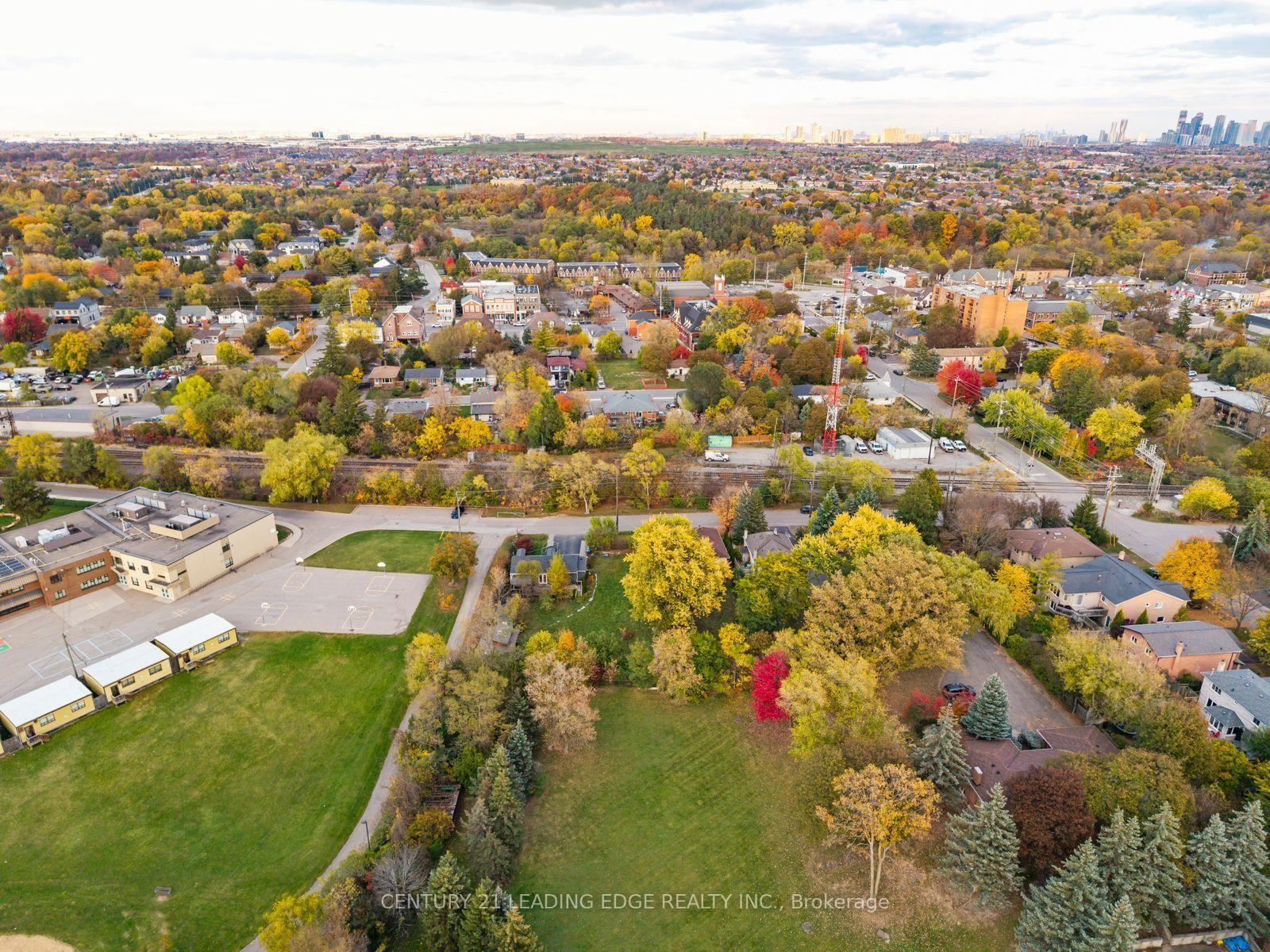 Photo 25 of 58 Rutledge Road, Mississauga, Streetsville — HOMEH